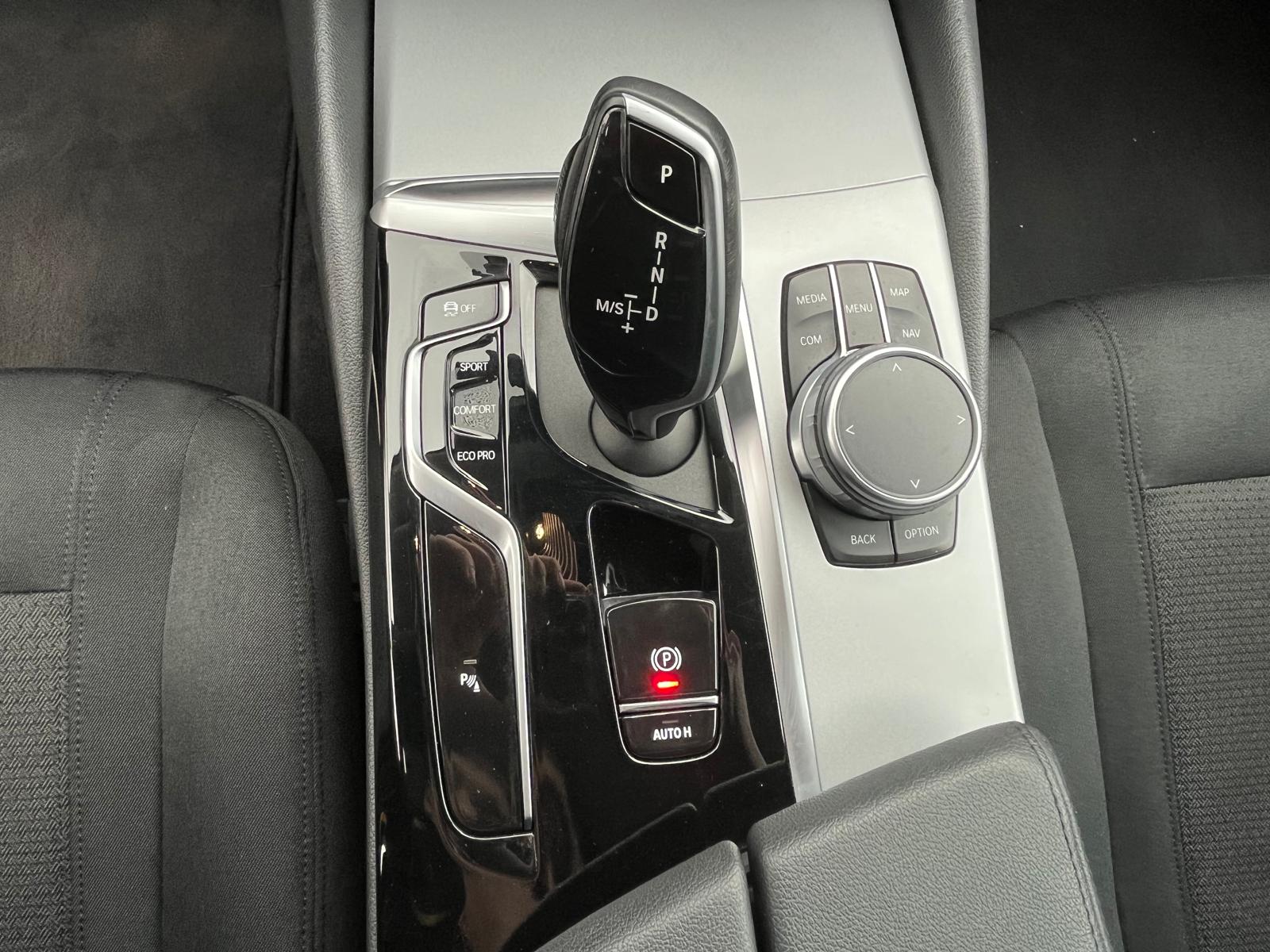 BMW 520d xDrive 48V Touring Steptronic-image-16