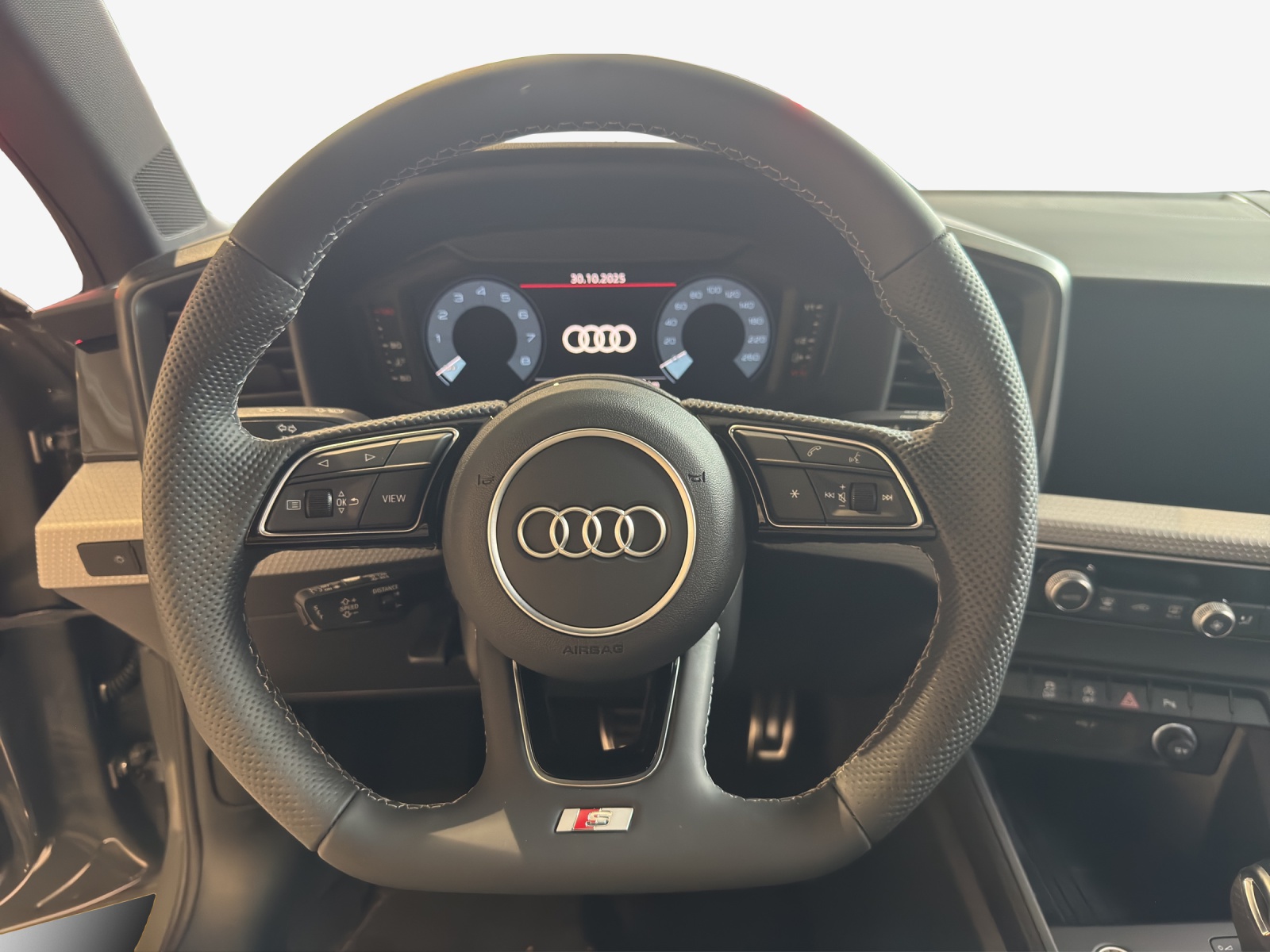 AUDI A1 allstreet 30 TFSI Attraction S-tronic-image-9