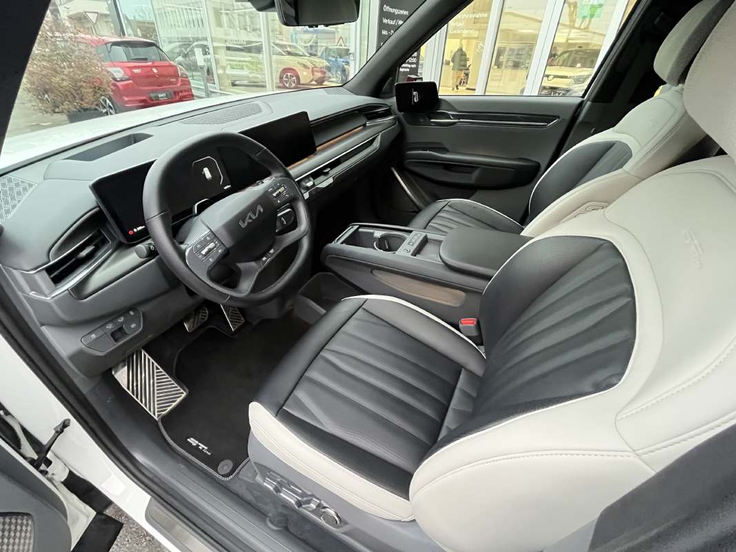 KIA EV9 99.8 kWh GT-Line 4x4-image-2