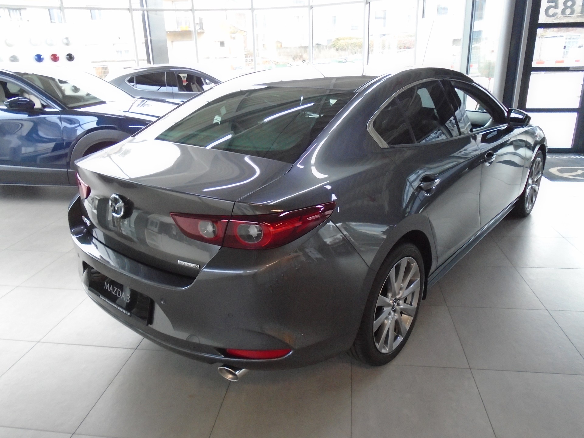 MAZDA 3 Sedan SKYACTIV-X M Hybrid 186 Takumi Automat-image-4