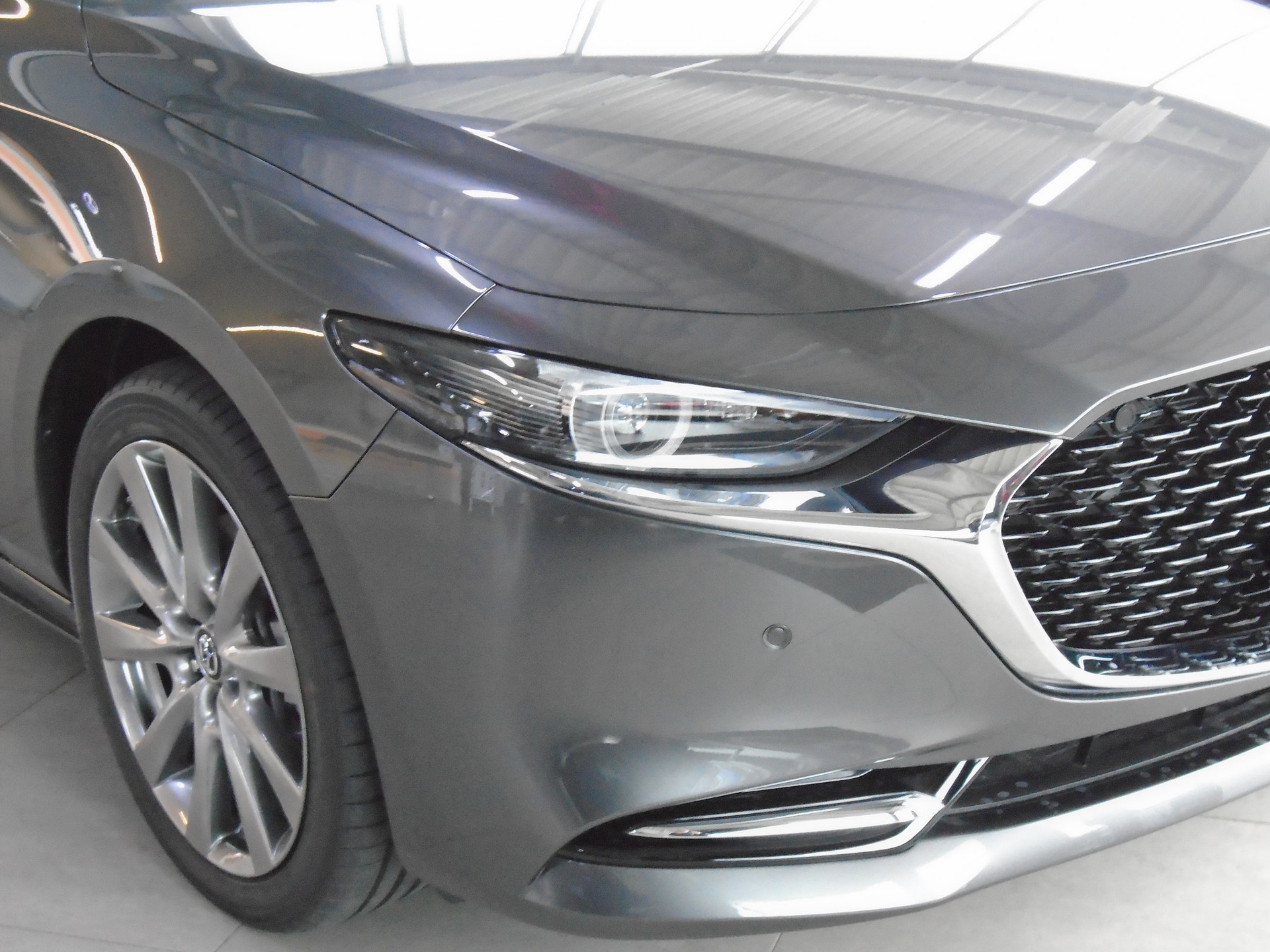 MAZDA 3 Sedan SKYACTIV-X M Hybrid 186 Takumi Automat-image-2