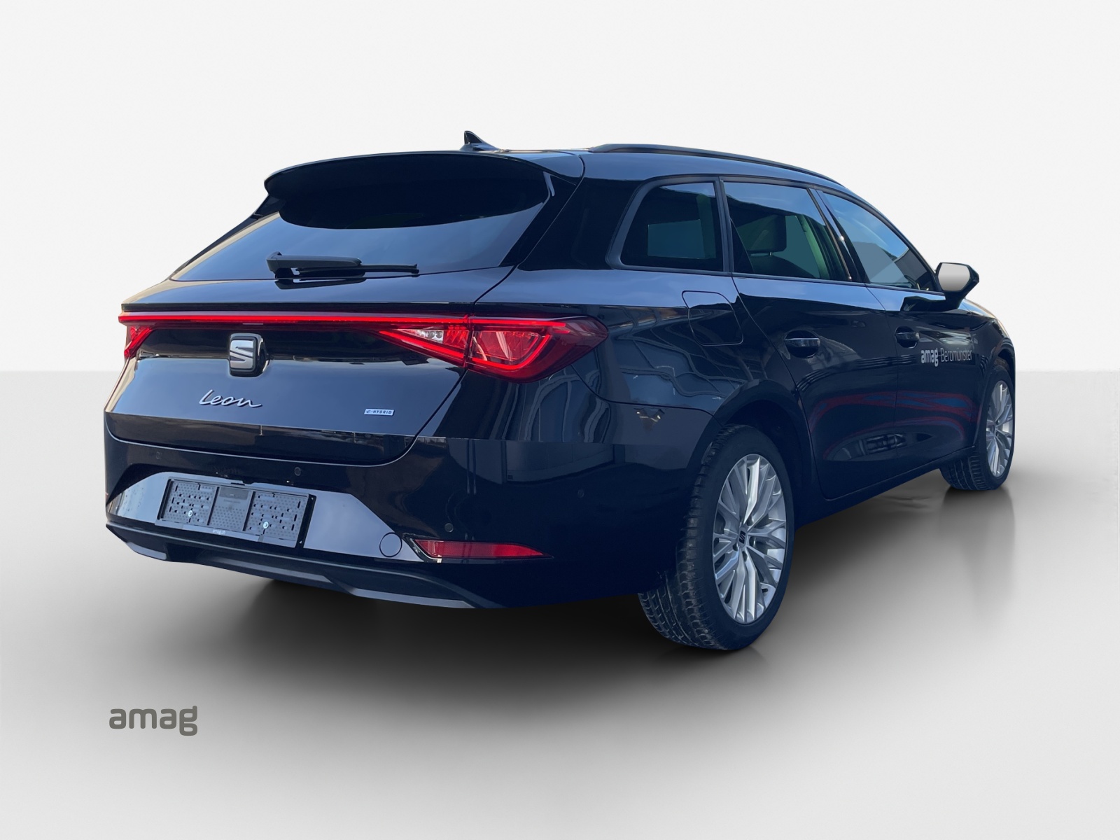 SEAT Leon ST 1.5 eHybrid pHEV DSG Business Edition-image-4