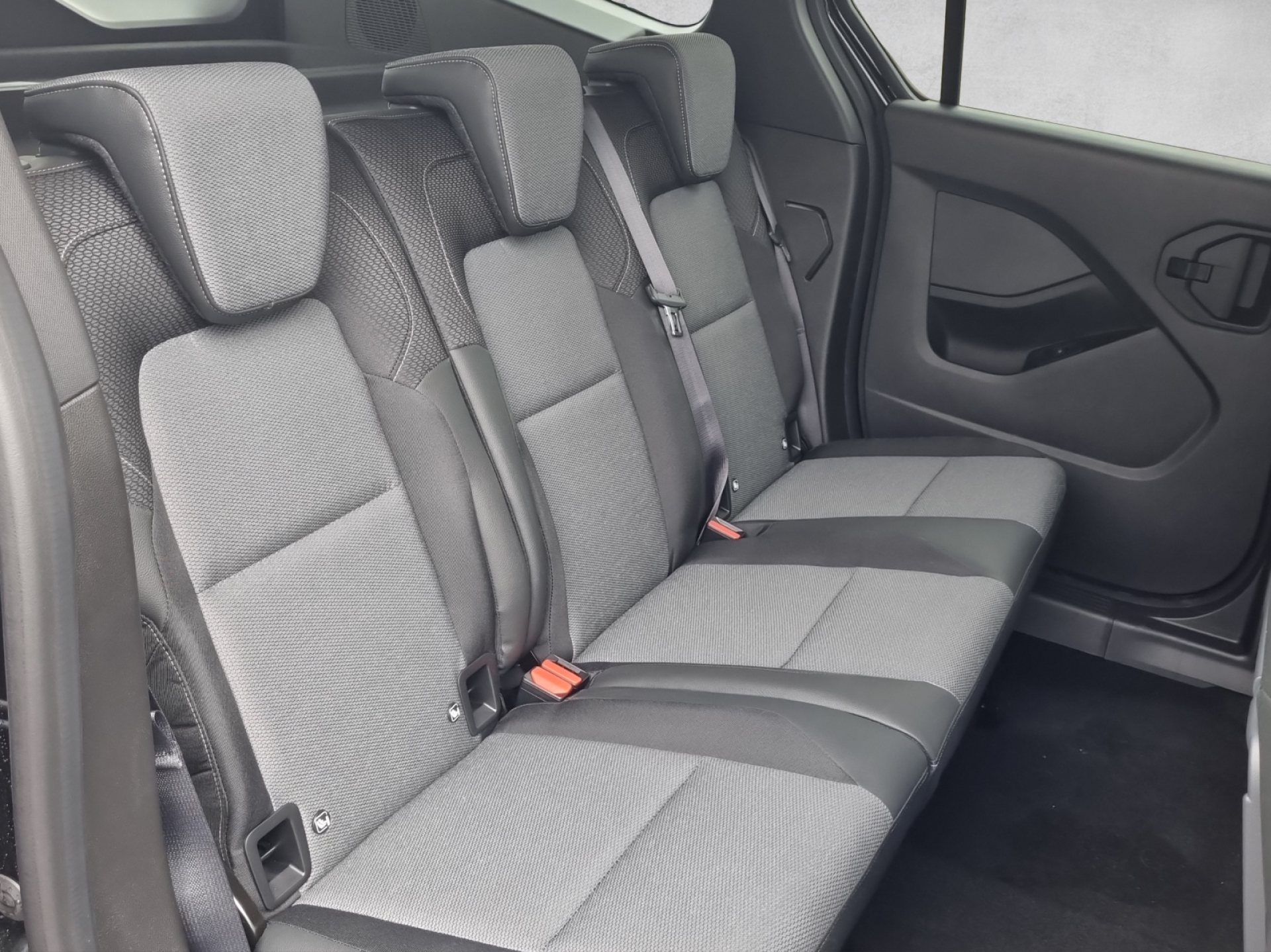 RENAULT Kangoo techno 1.3 TCe 130 PF EDC-image-13