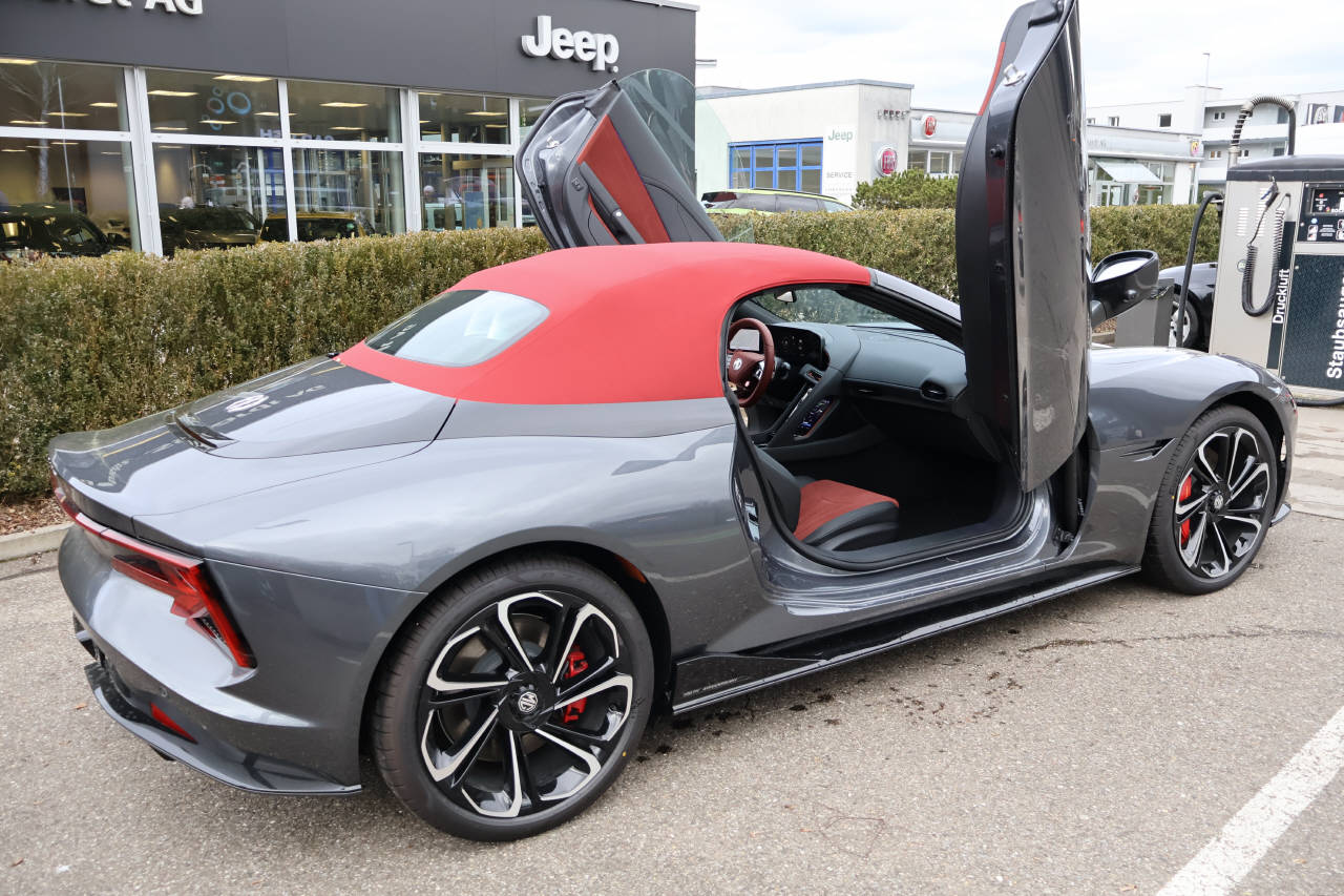 MG Cyberster 77kWh Stoffdach Rot 4WD-image-7