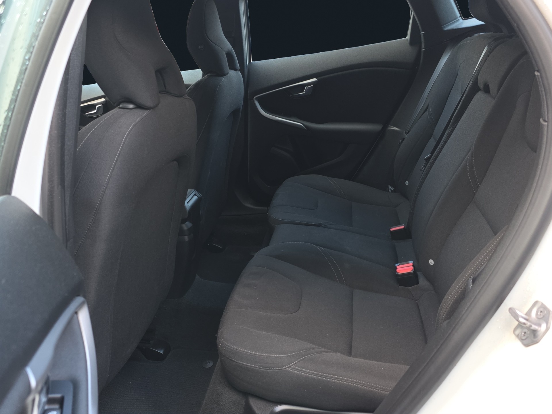 VOLVO V40 D2 Momentum-image-10