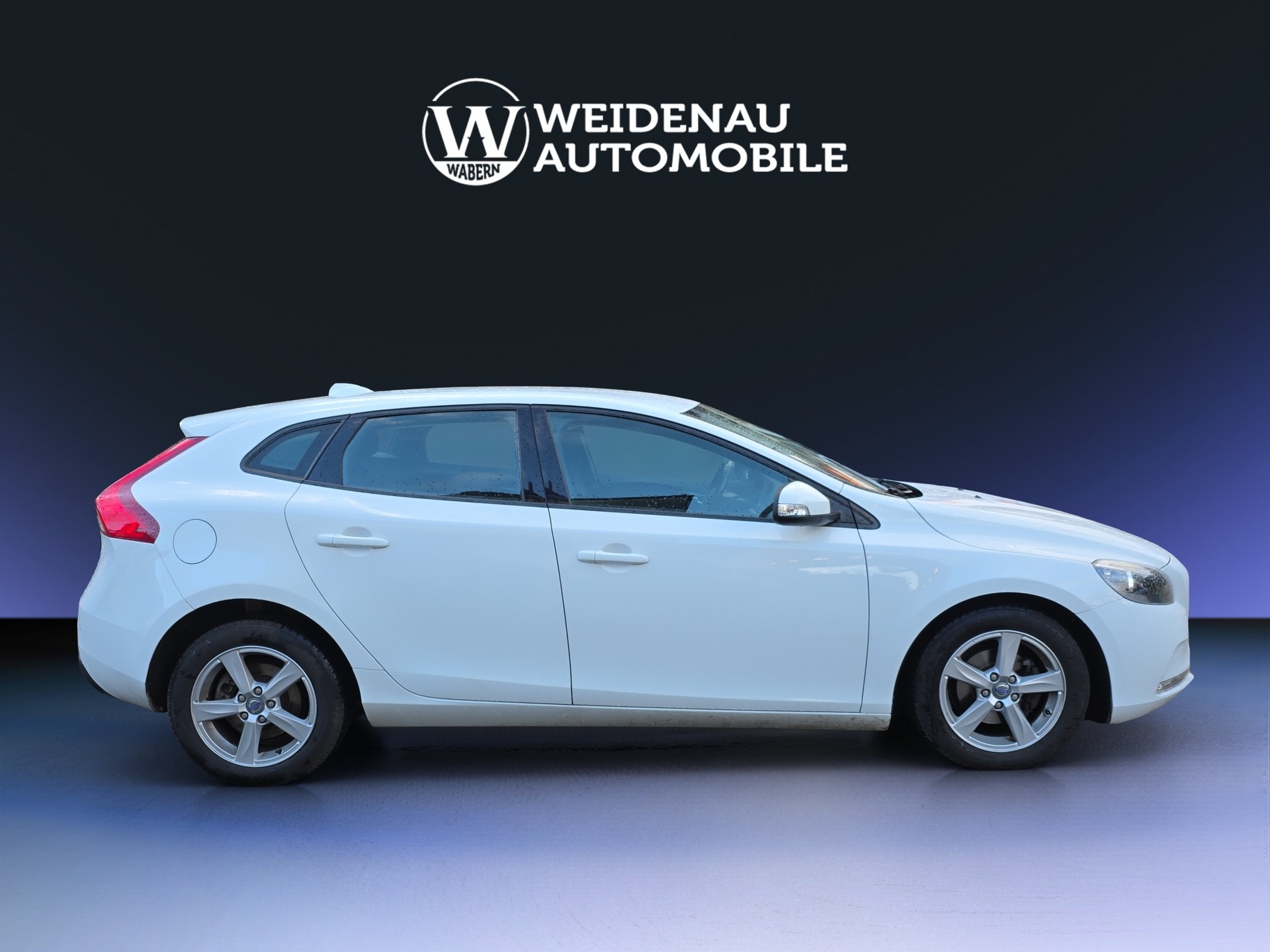 VOLVO V40 D2 Momentum-image-6