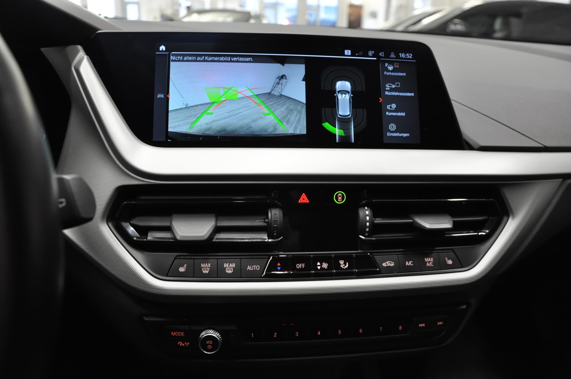BMW 118i Fleet Edition Steptronic-image-22