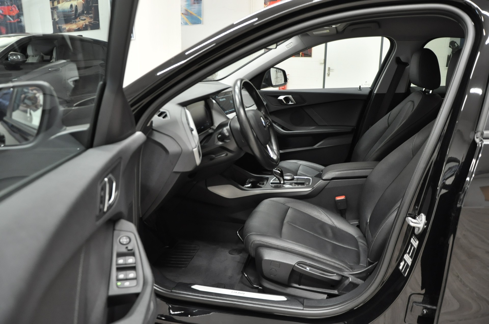 BMW 118i Fleet Edition Steptronic-image-11