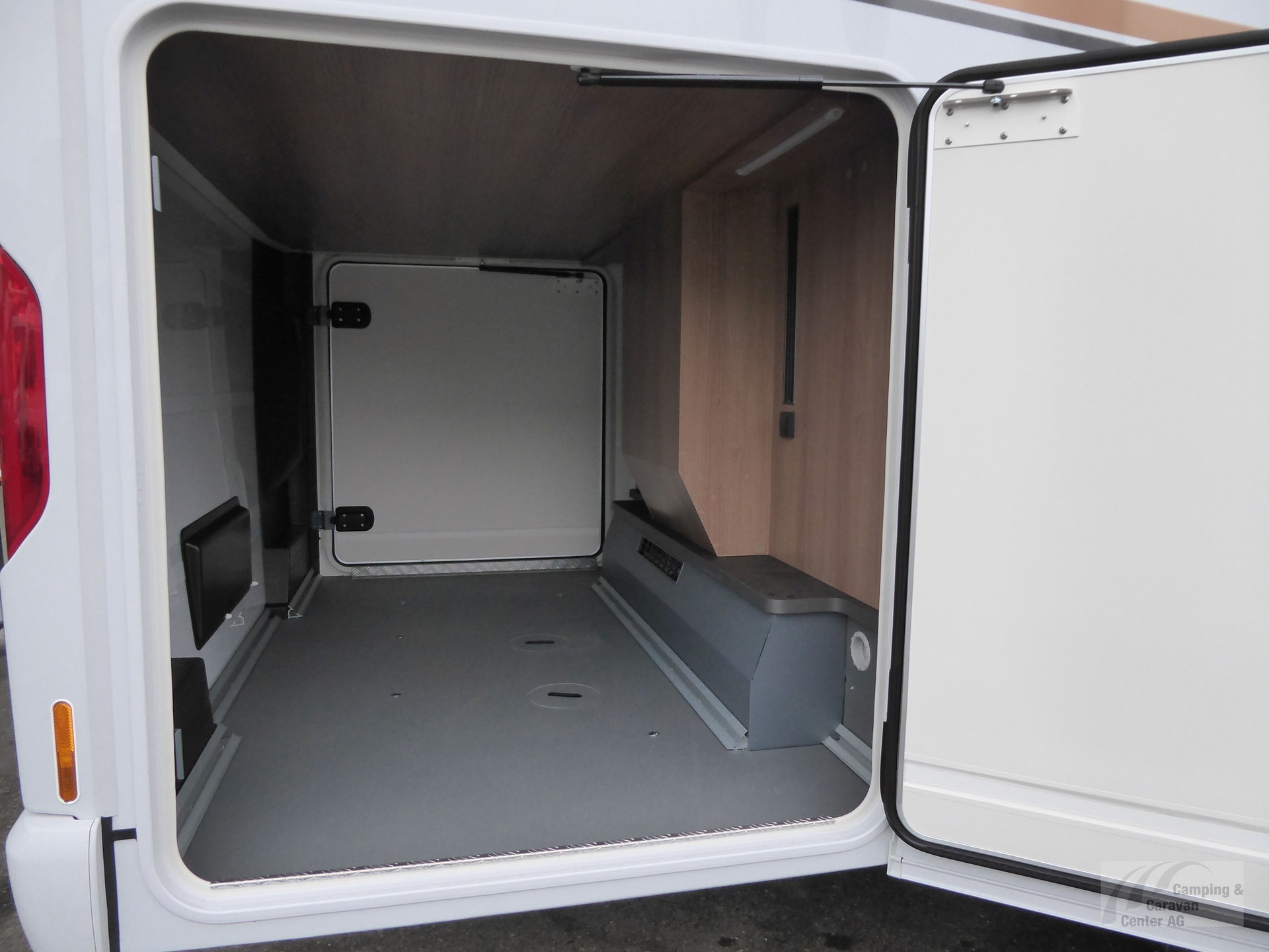 MALIBU I 450 RB-LE lightweight 3.5t-image-15