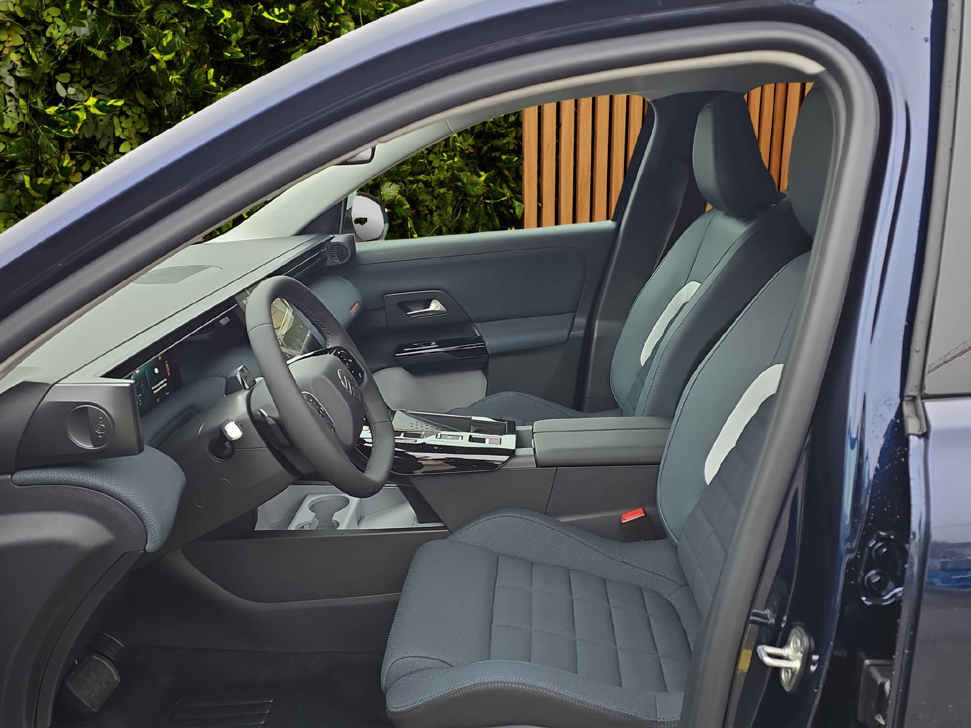 CITROEN C5 Aircross 1.2 Hybrid Plus-image-8