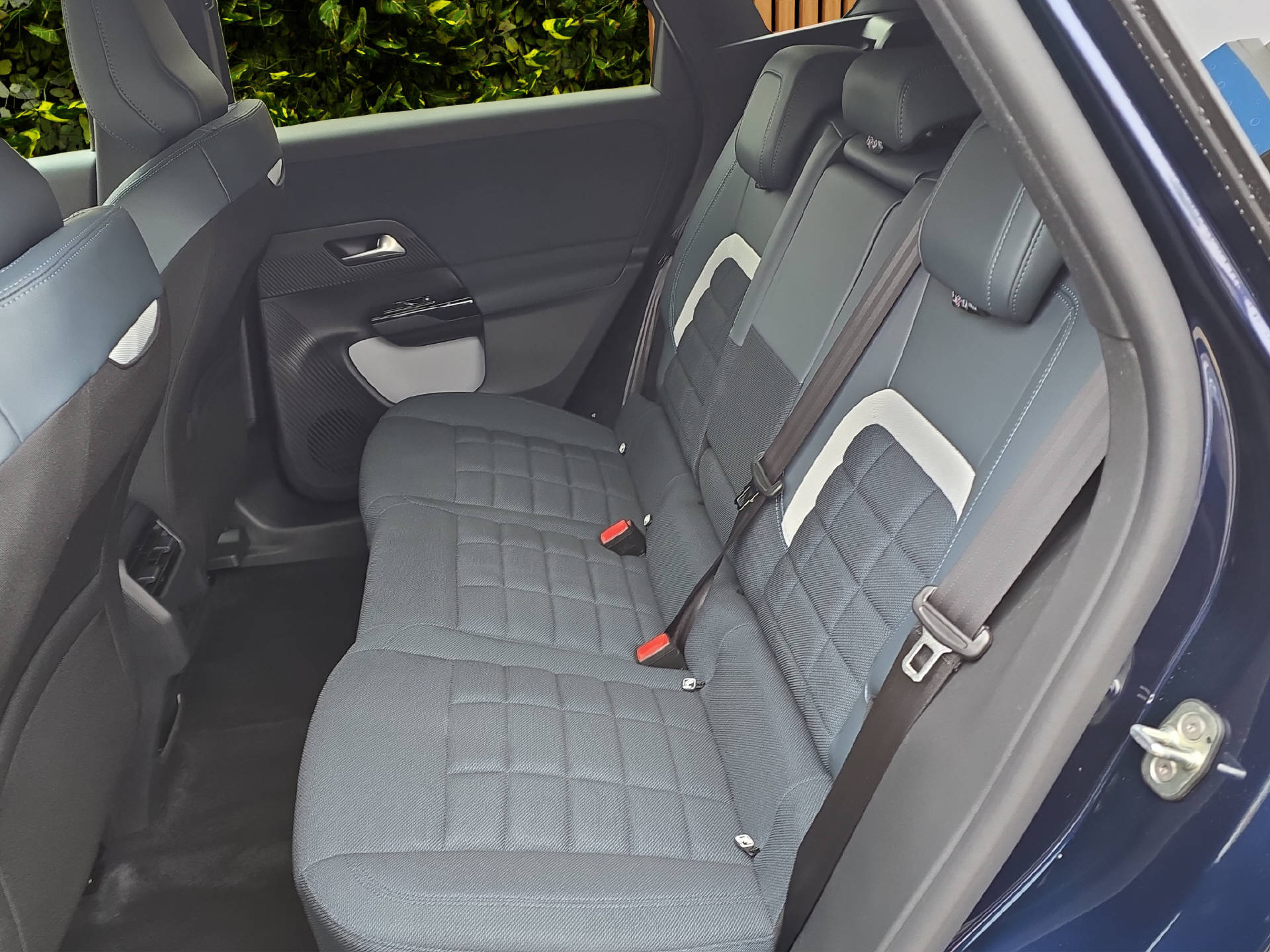 CITROEN C5 Aircross 1.2 Hybrid Plus-image-13
