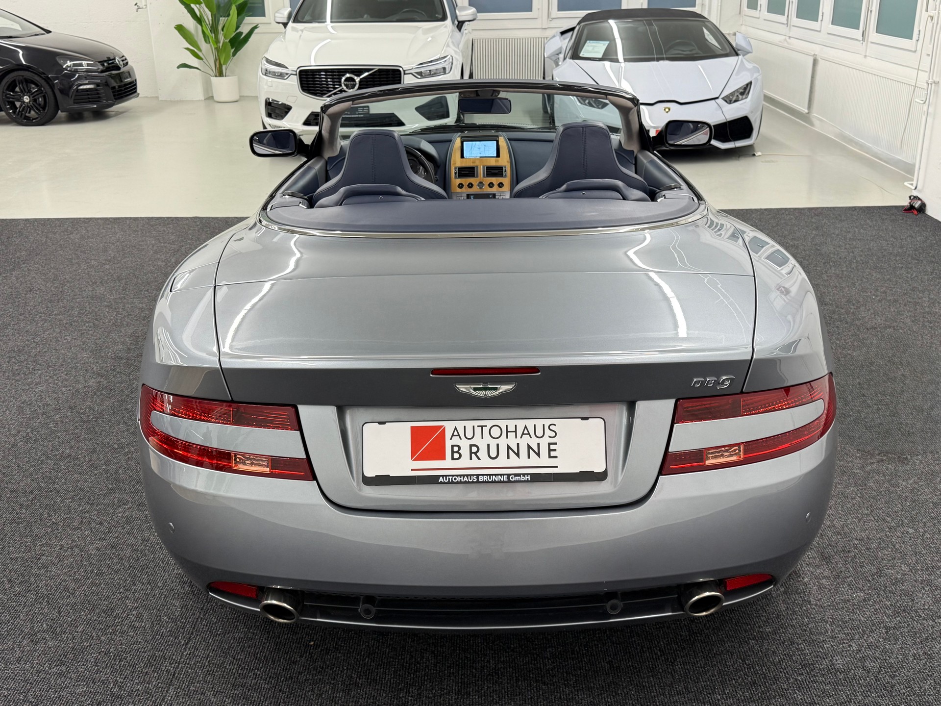 ASTON MARTIN DB9 Volante Touchtronic 2-image-10