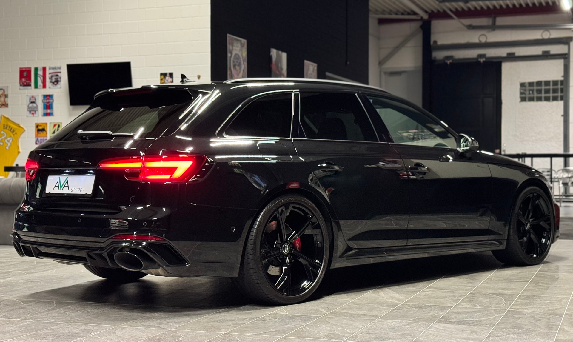 AUDI RS4 Avant 2.9 TFSI quattro tiptronic *ALLBLACK*-image-9