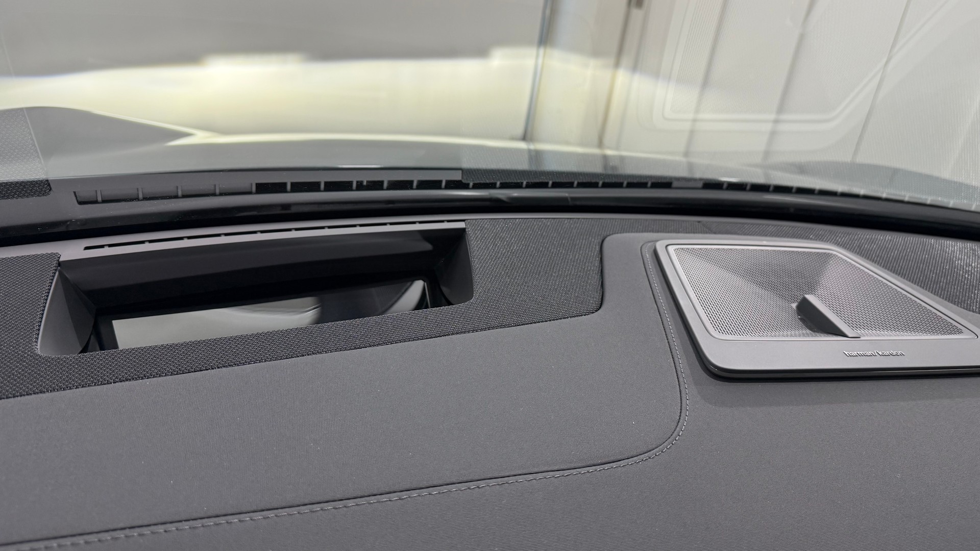 POLESTAR 4 Long Range Dual Motor Perfor-image-15