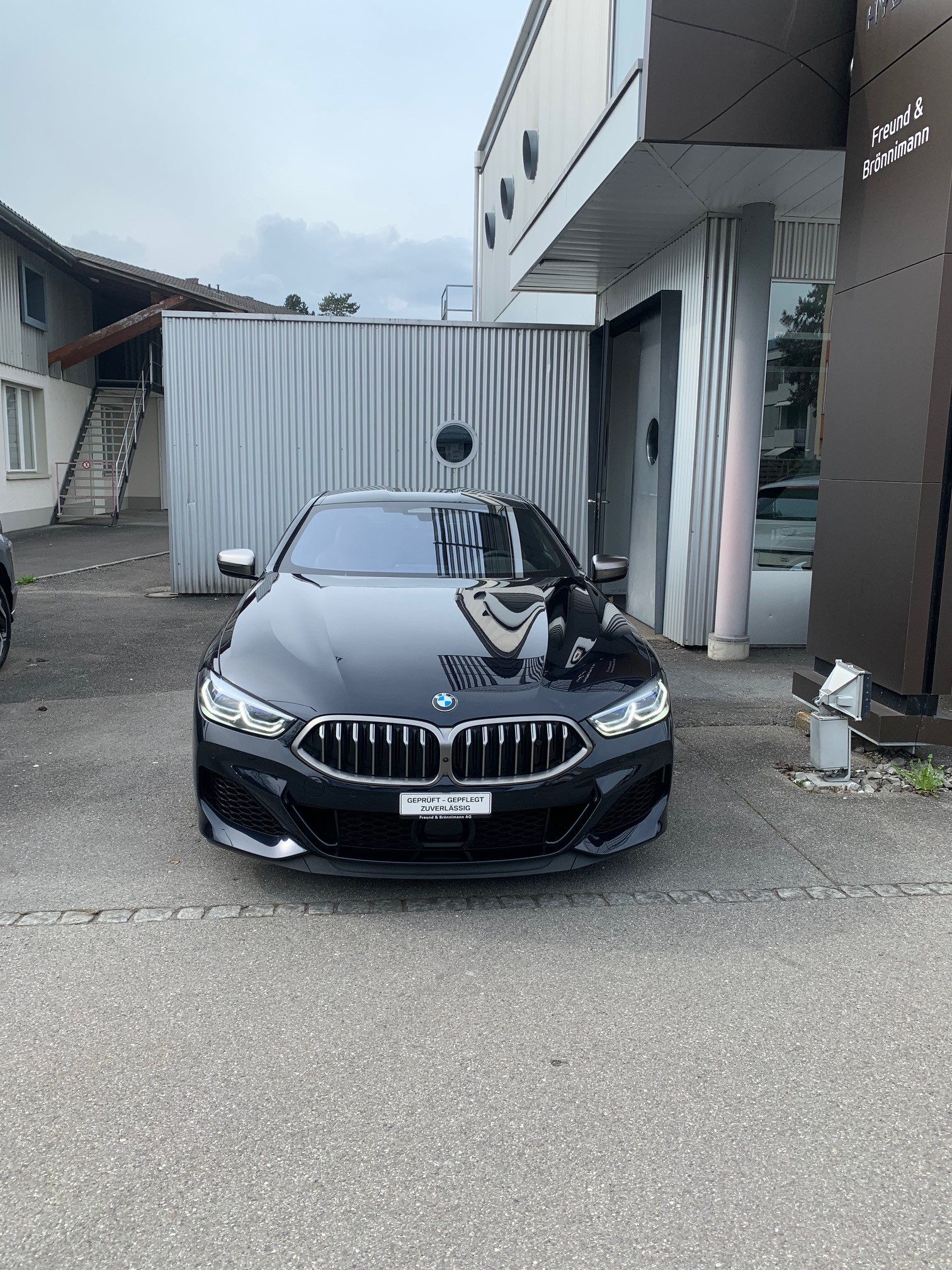 BMW M850i xDrive Steptronic-showroom-element-2