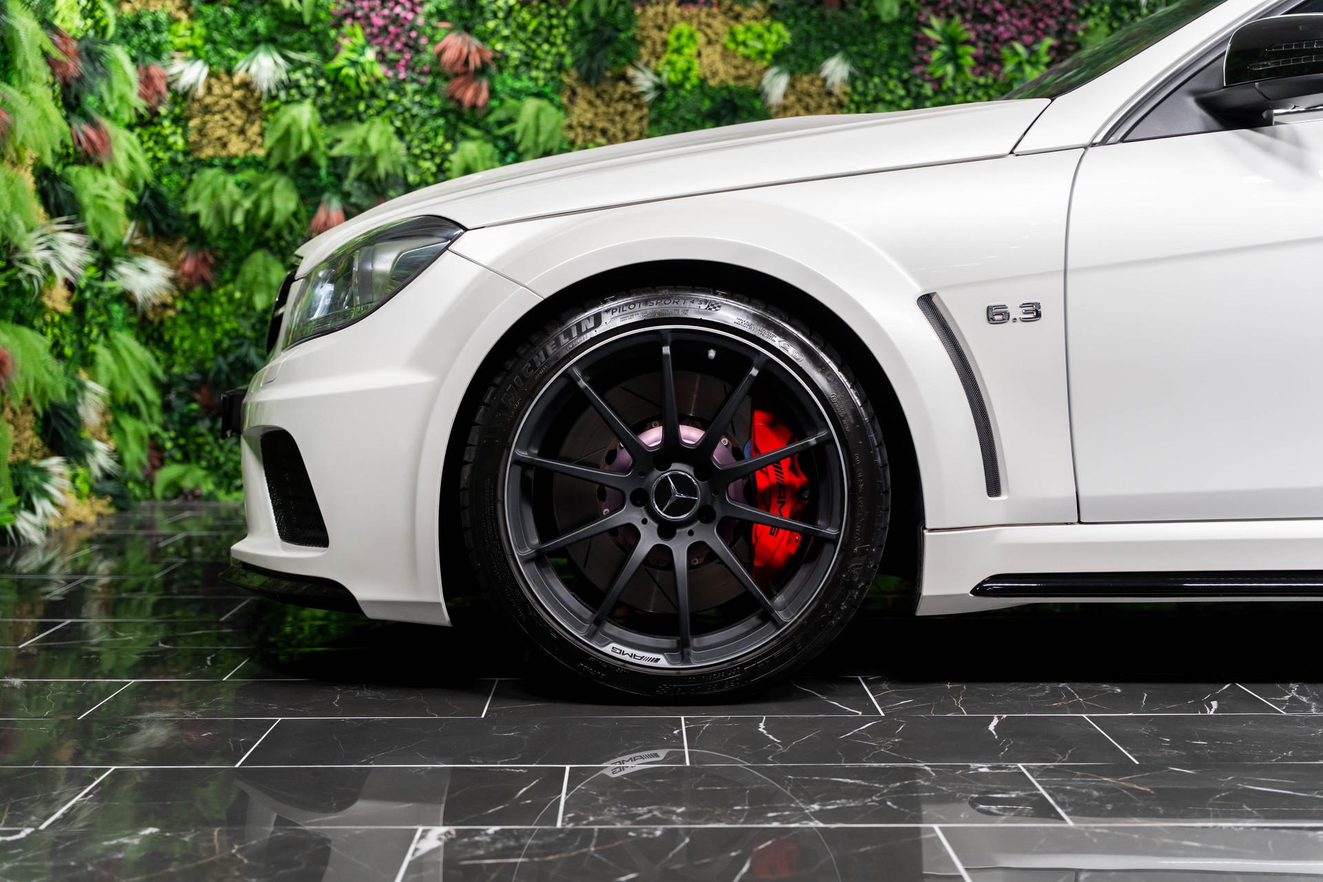 MERCEDES-BENZ C 63 Coupé AMG Black Series Speedshift MCT 517 PS-image-2