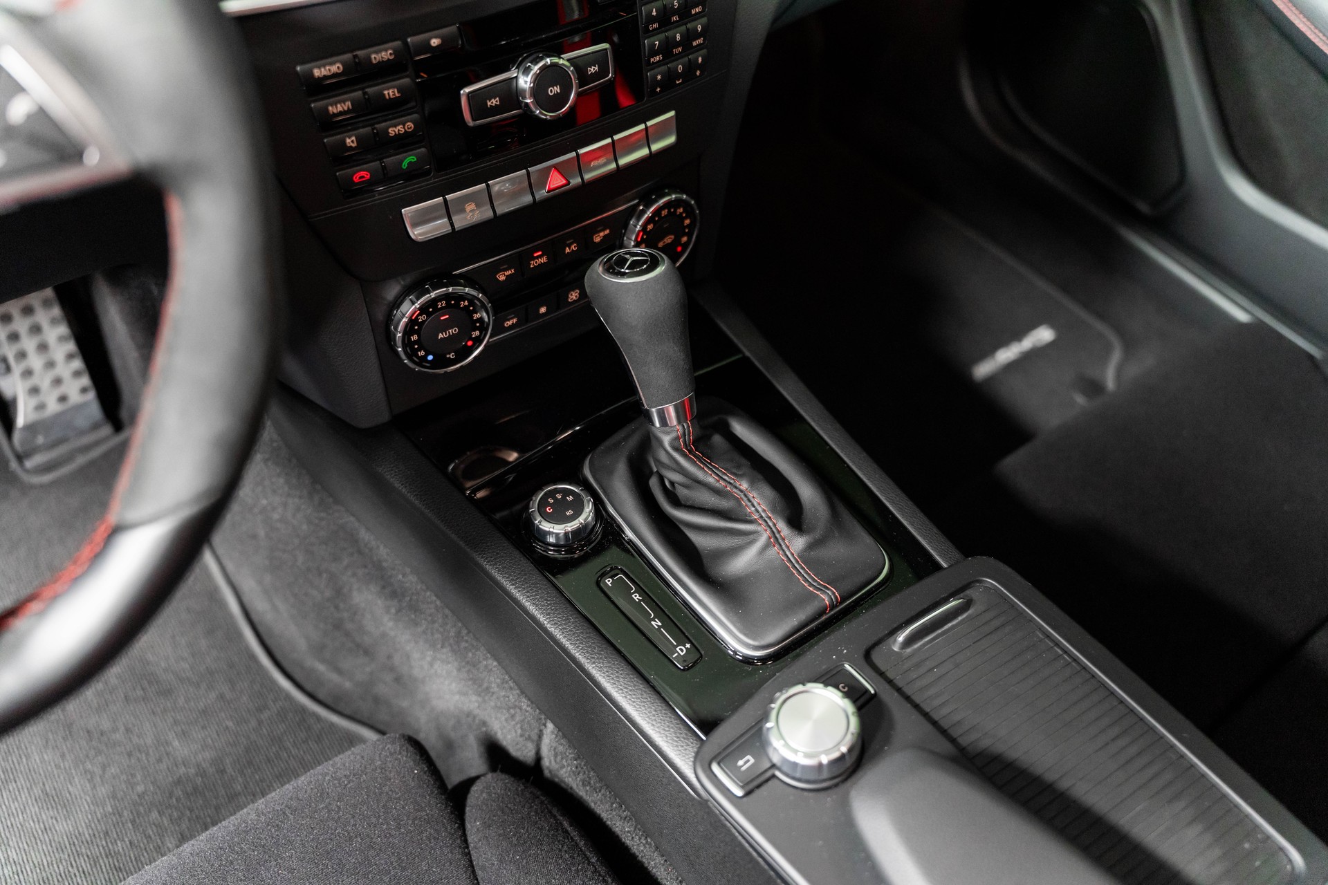 MERCEDES-BENZ C 63 Coupé AMG Black Series Speedshift MCT 517 PS-image-14