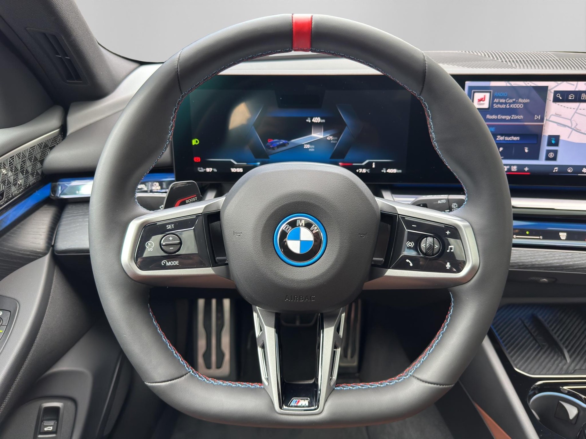 BMW i5 M60 xDrive Touring-image-15