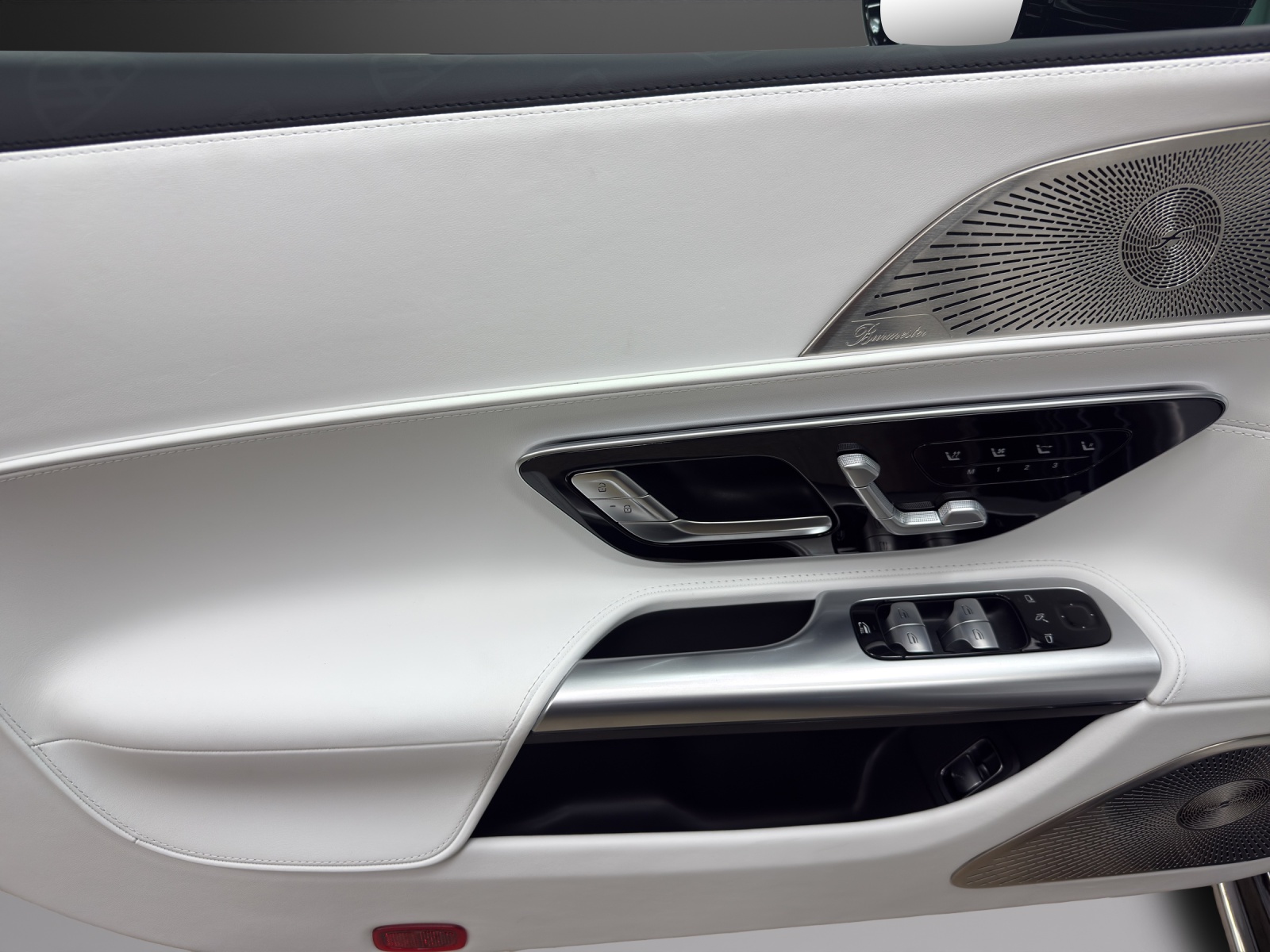 MERCEDES-BENZ Maybach SL 680 Monogram Series-image-12