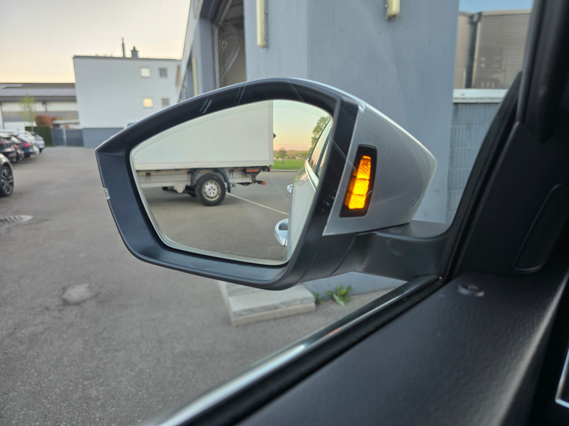 SKODA Superb Combi 2.0 TDi Ambition DSG*Frsch ab MFK"Frisch ab Service*-image-13