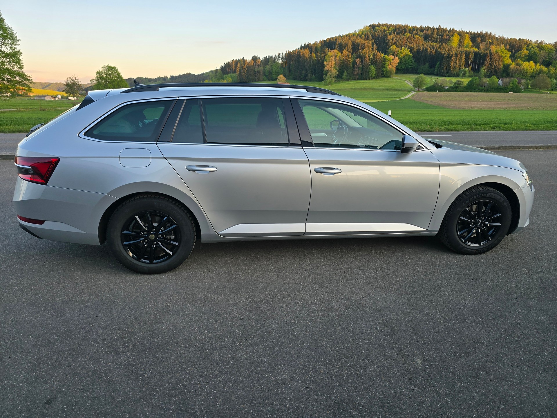 SKODA Superb Combi 2.0 TDi Ambition DSG*Frsch ab MFK"Frisch ab Service*-image-4