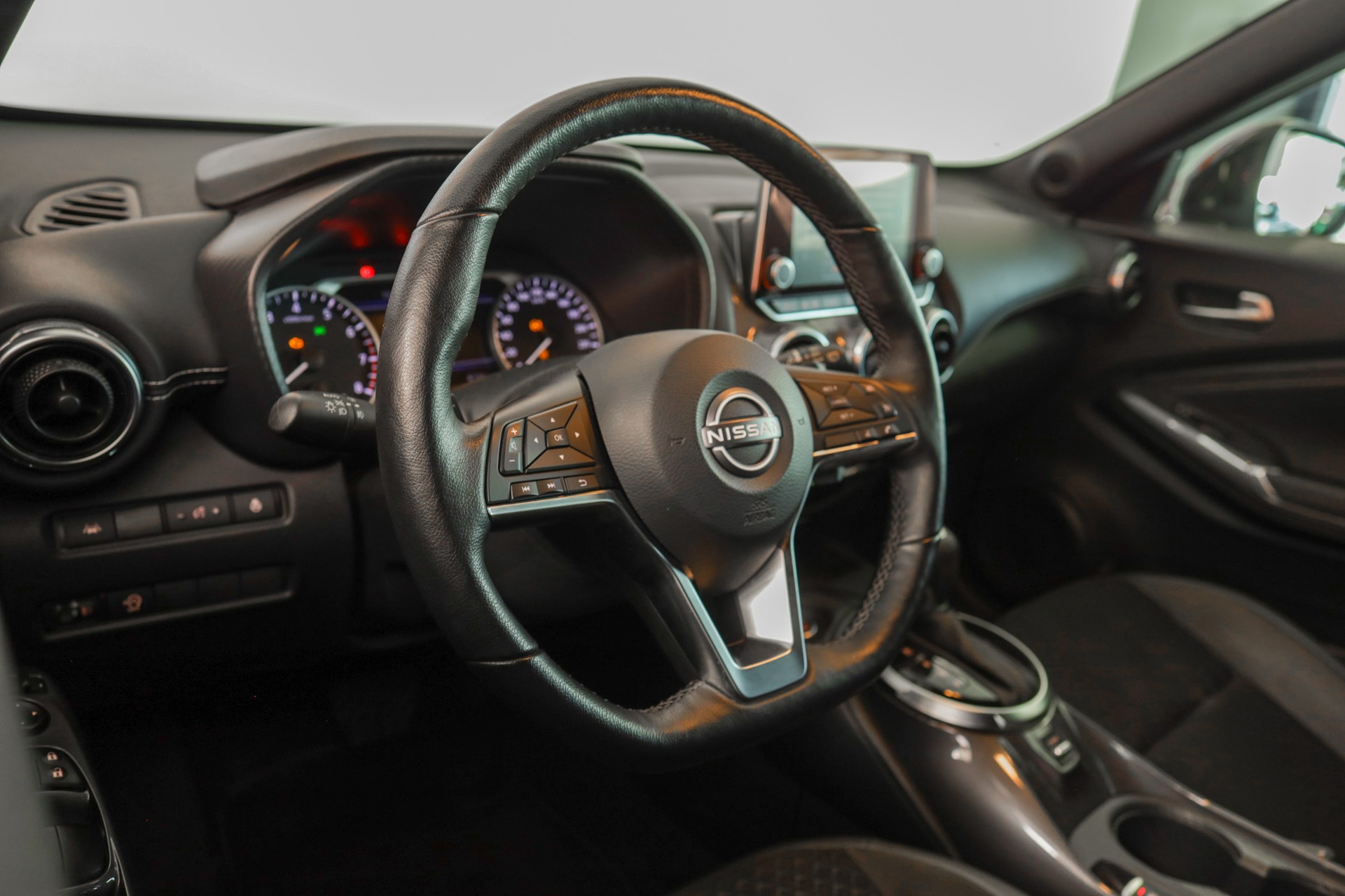NISSAN Juke 1.0 DIG-T tekna DCT-image-2