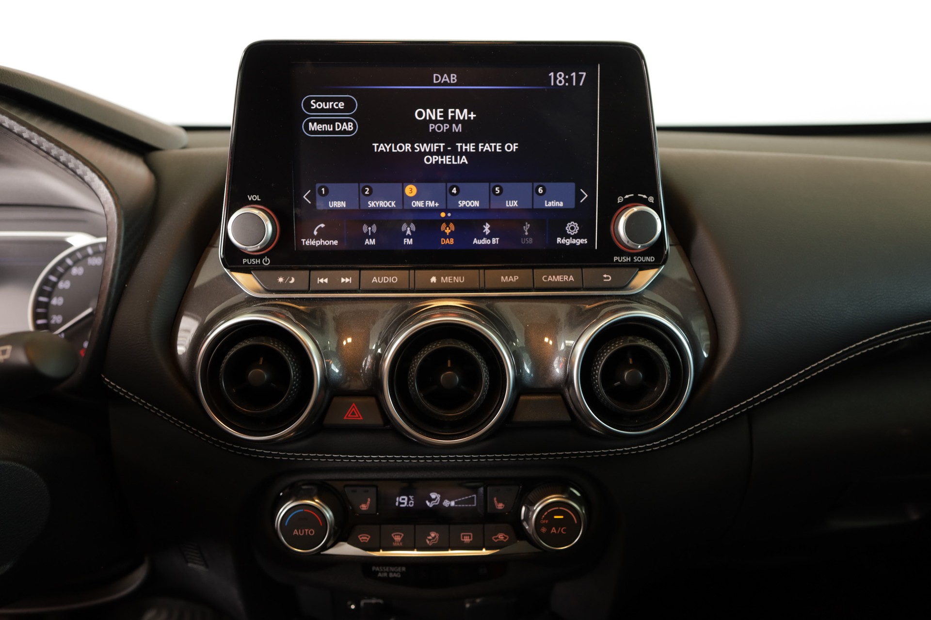 NISSAN Juke 1.0 DIG-T tekna DCT-image-14