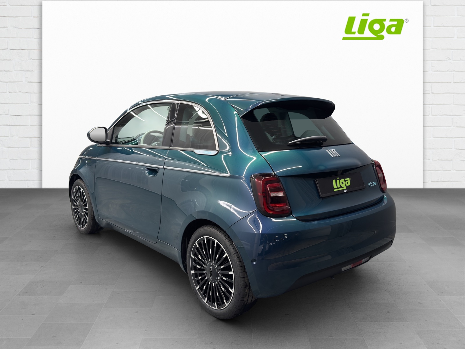 FIAT 500e La Prima-showroom-element-3