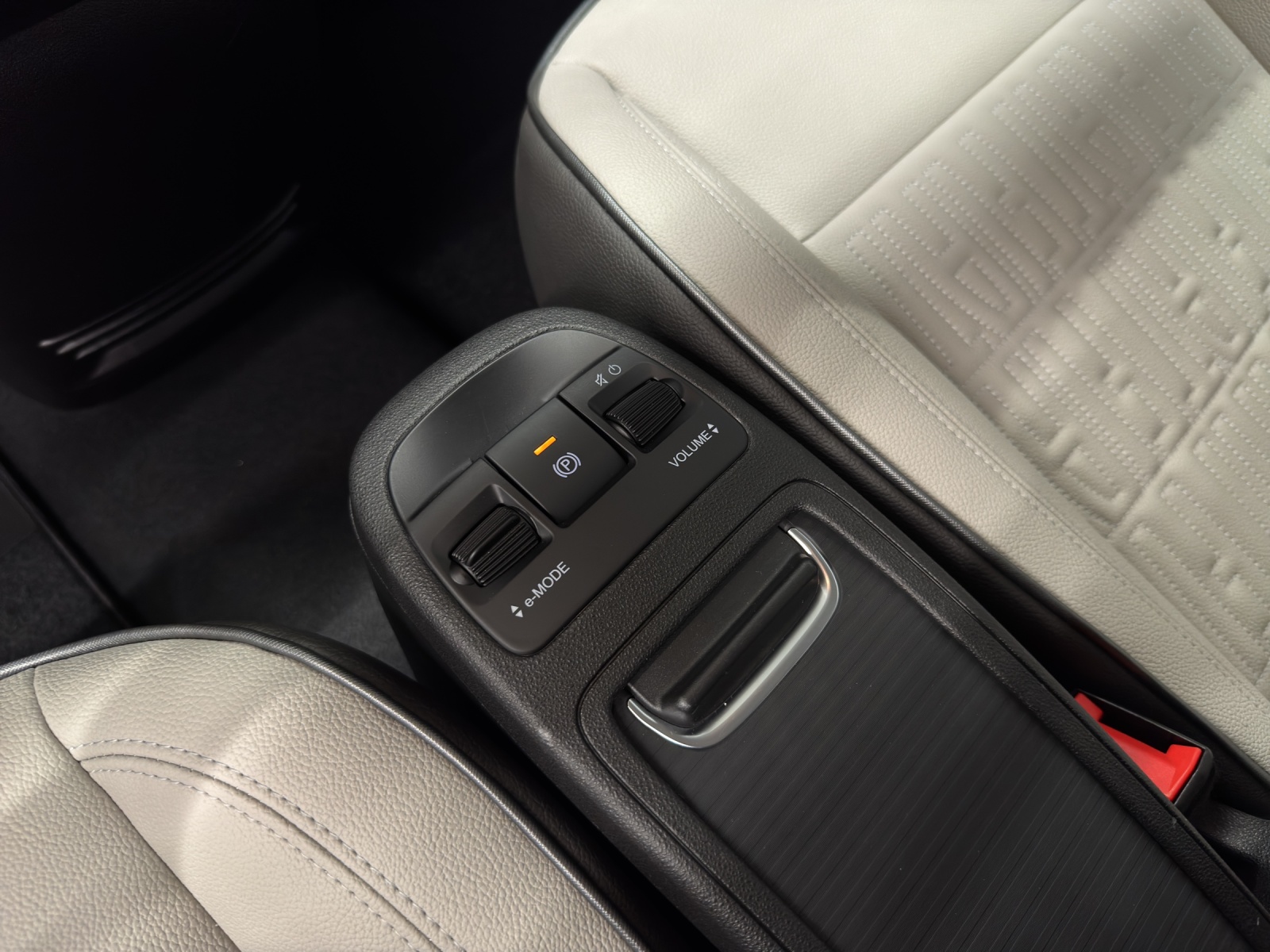 FIAT 500e La Prima-image-15