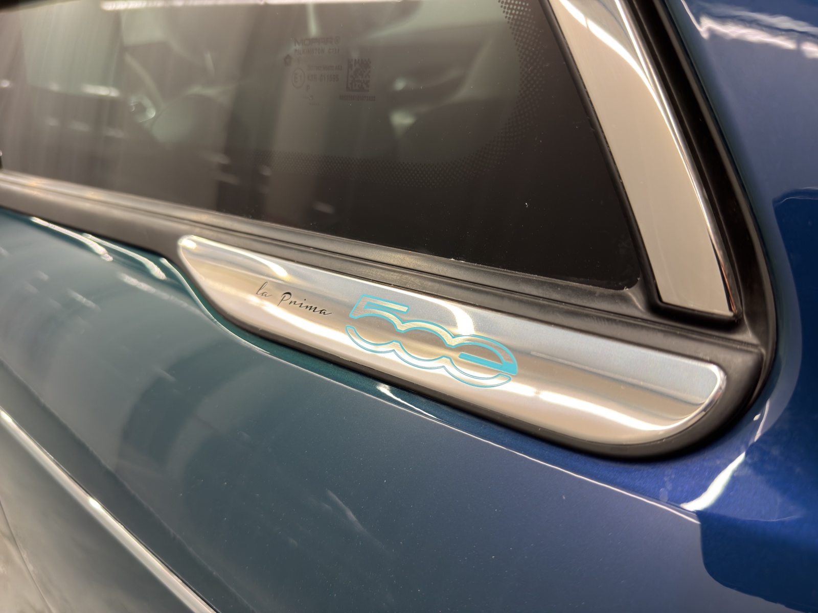 FIAT 500e La Prima-image-11