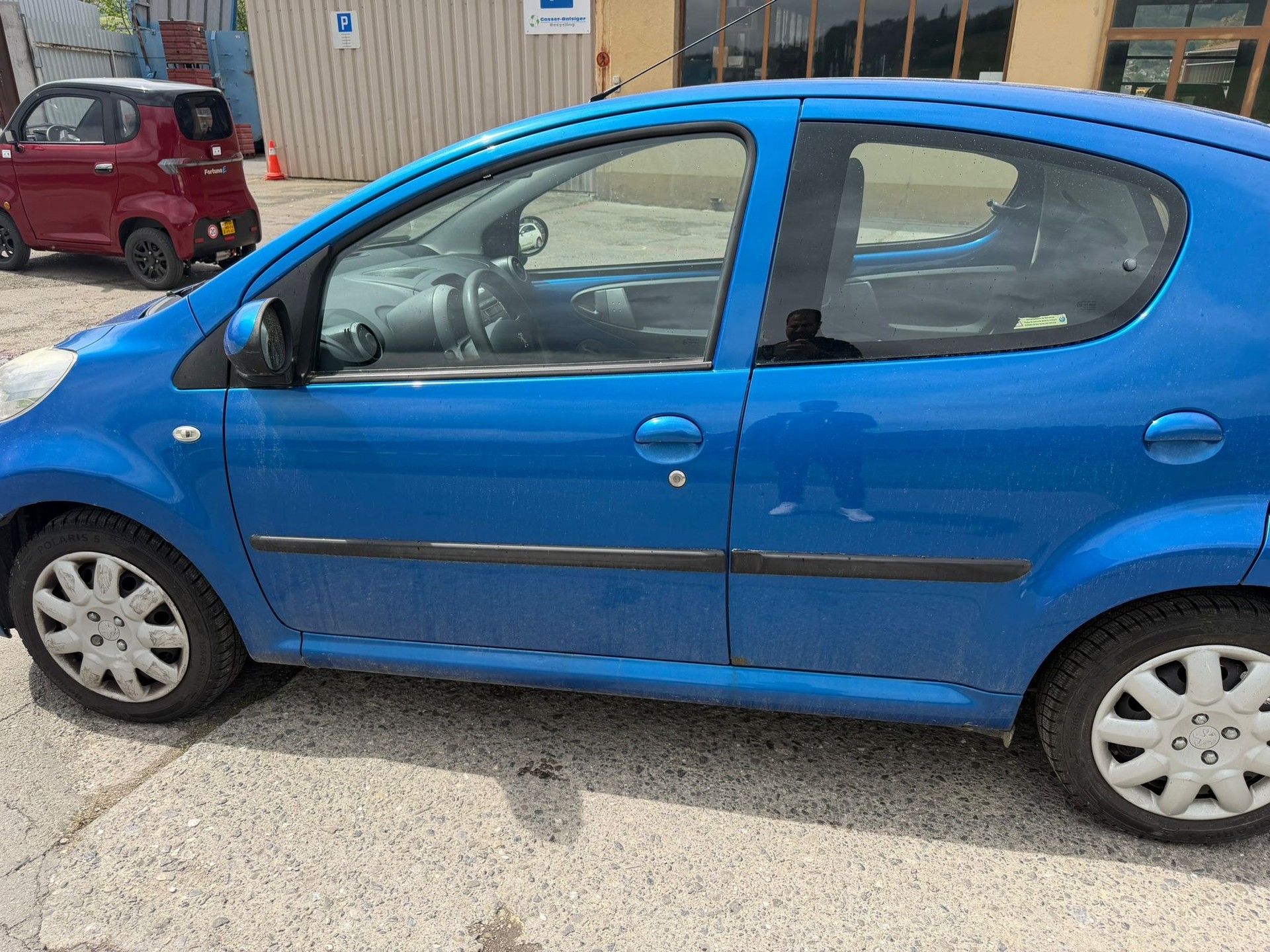 PEUGEOT 107 1.0 Trendy-image-3