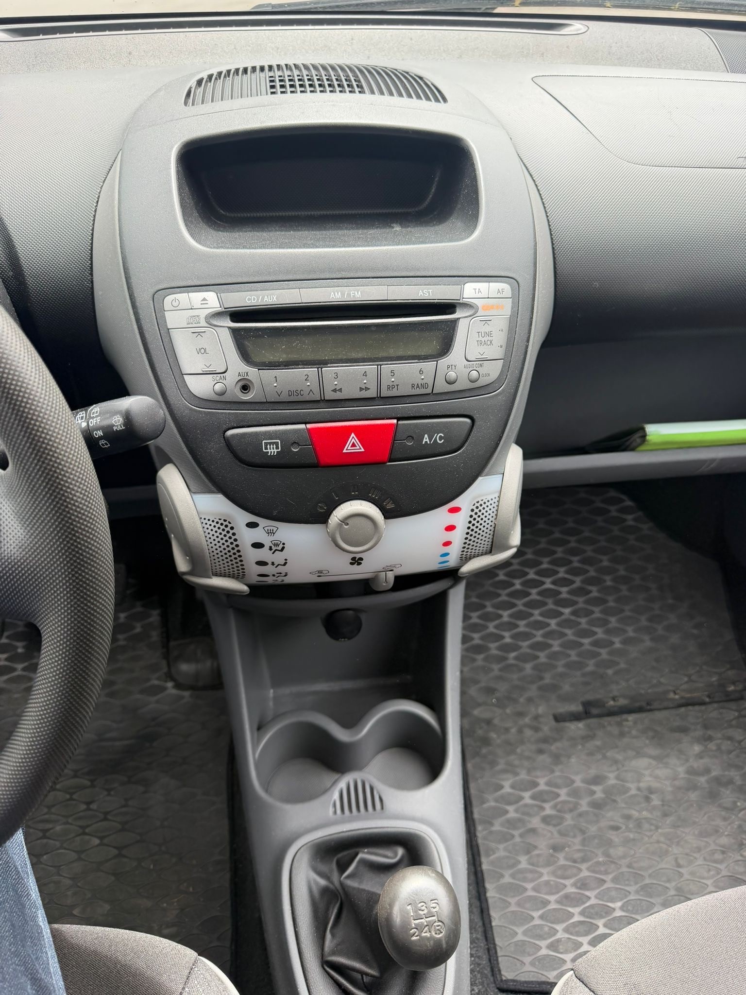 PEUGEOT 107 1.0 Trendy-image-6