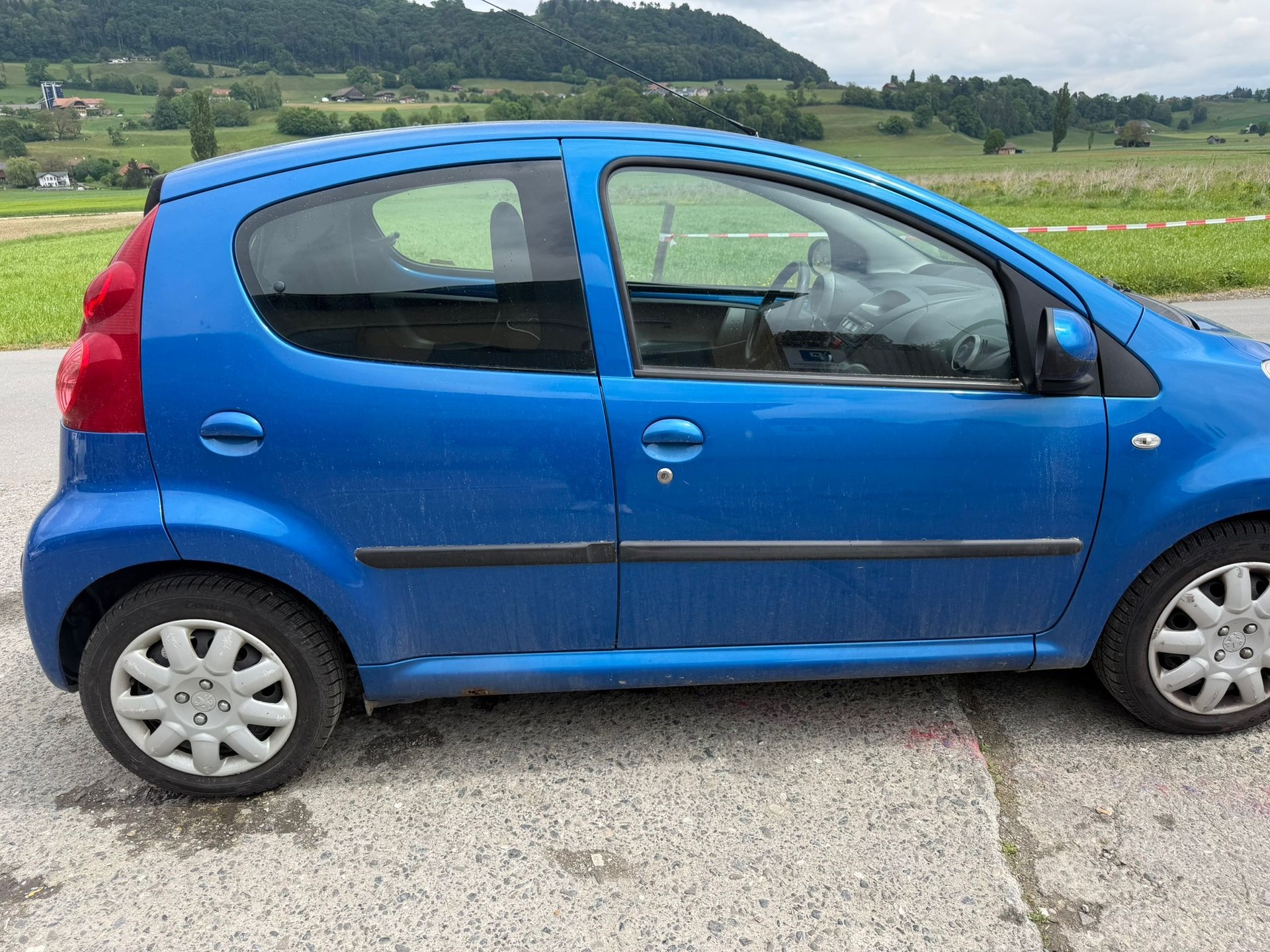 PEUGEOT 107 1.0 Trendy-image-4