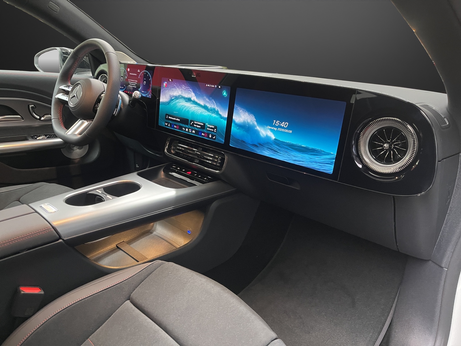 MERCEDES-BENZ CLA 200-image-8
