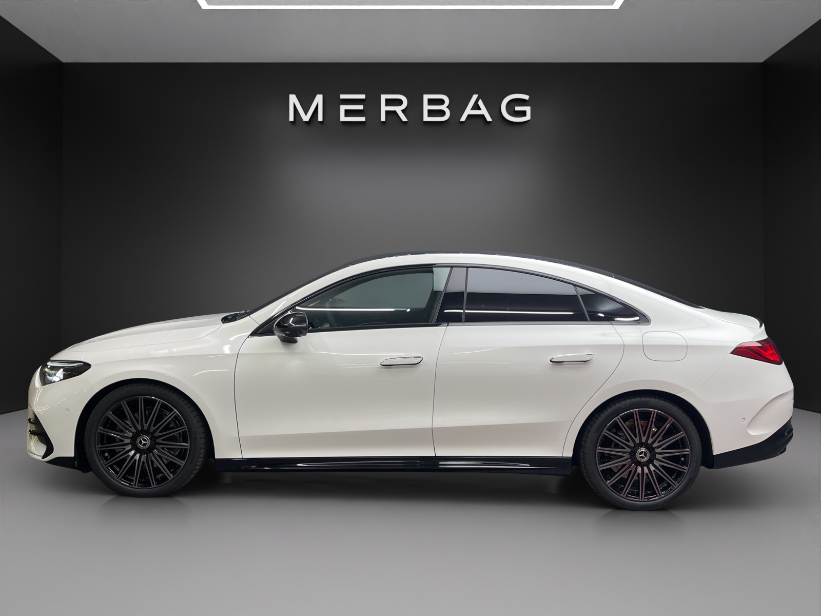 MERCEDES-BENZ CLA 200-image-2