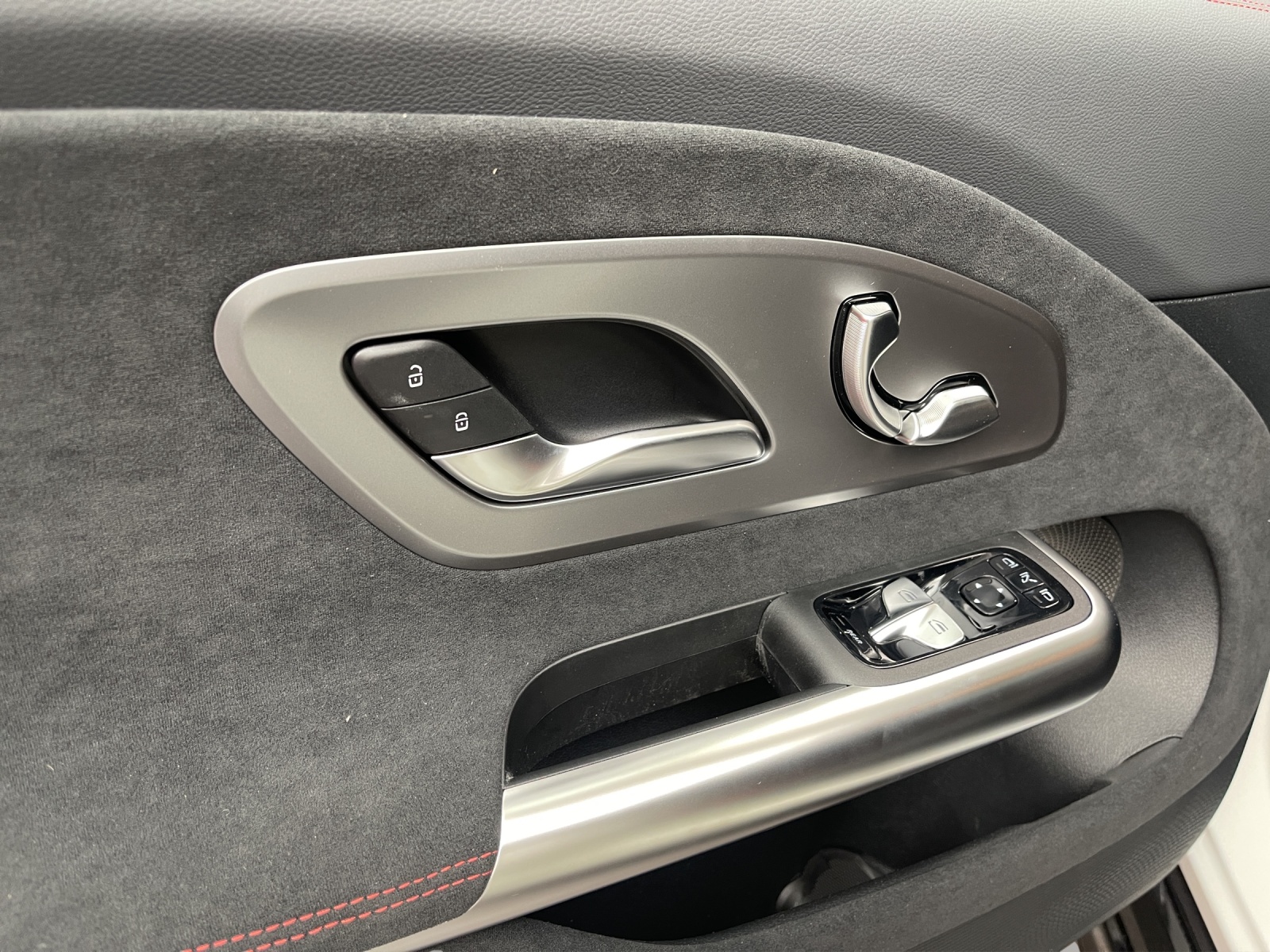 MERCEDES-BENZ CLA 200-image-12