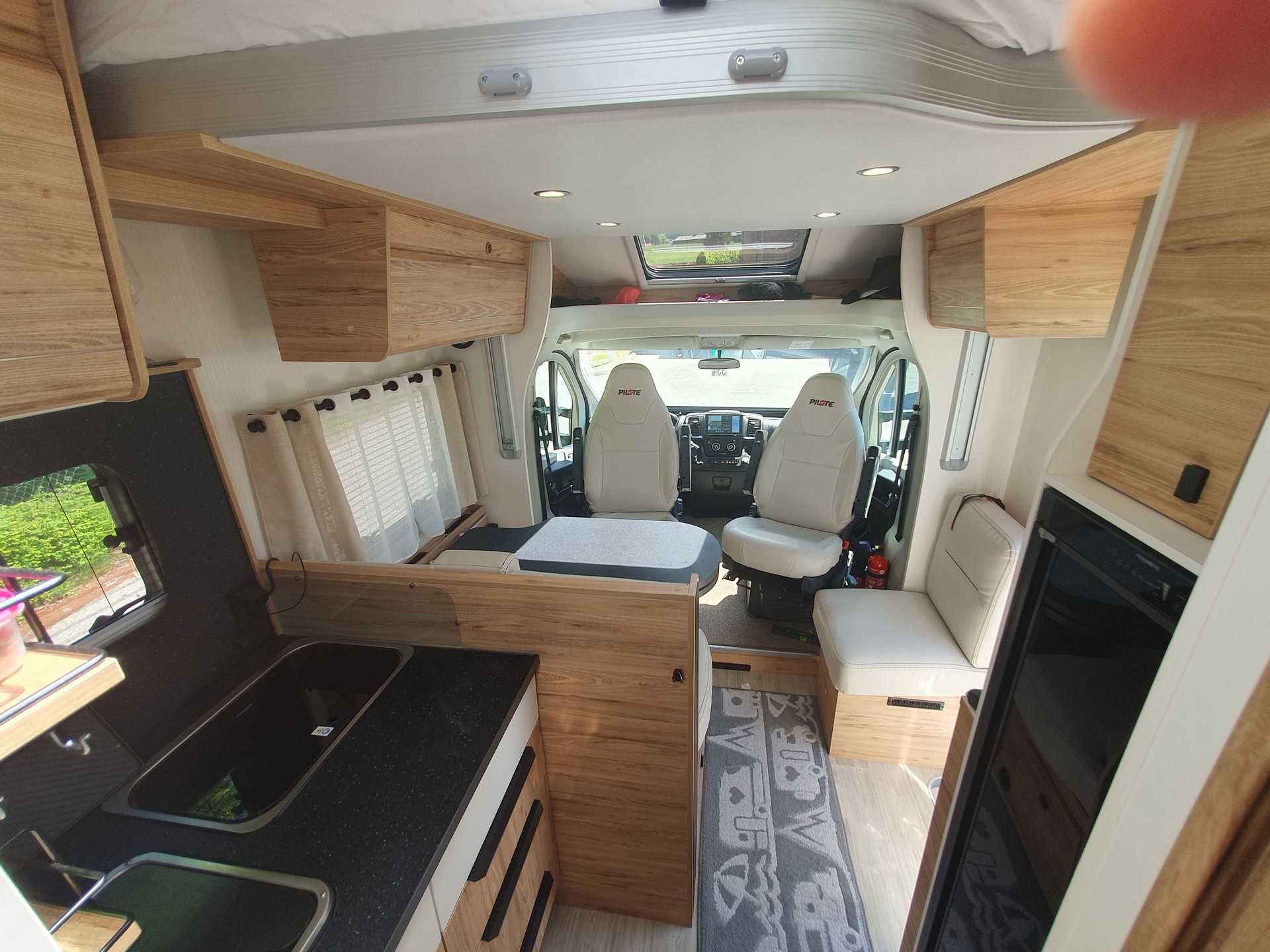 PILOTE P696GJ-image-8