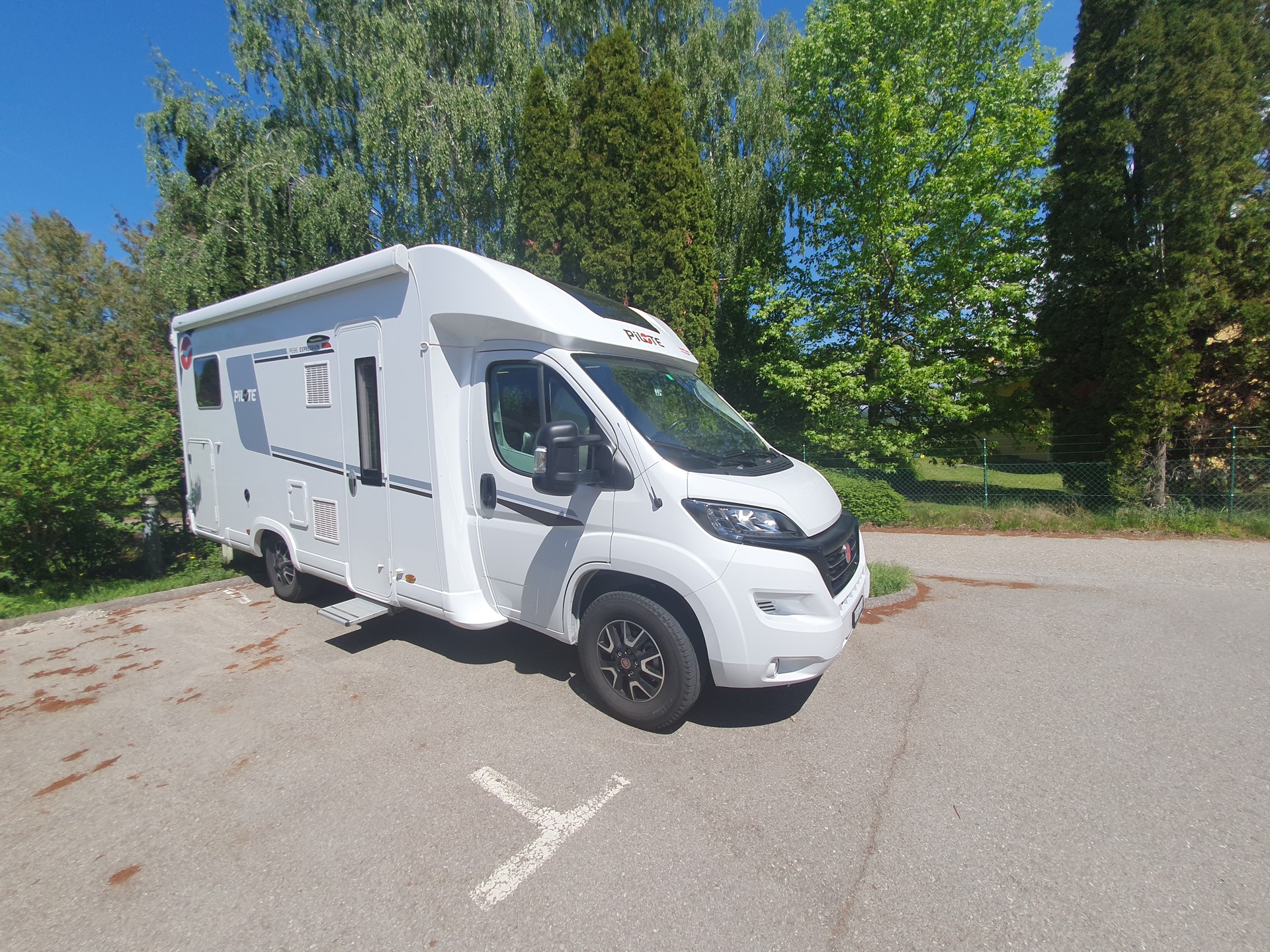PILOTE P696GJ