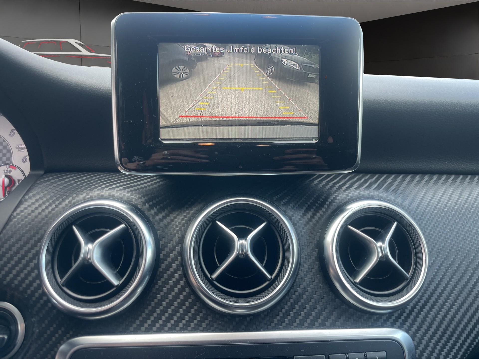 MERCEDES-BENZ A 220 CDI AMG Line 7G-DCT-image-11
