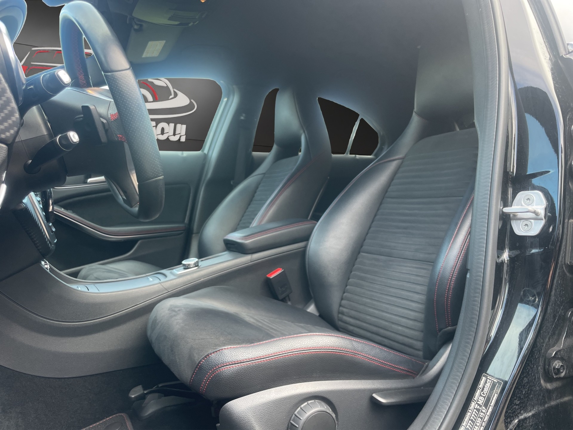 MERCEDES-BENZ A 220 CDI AMG Line 7G-DCT-image-8