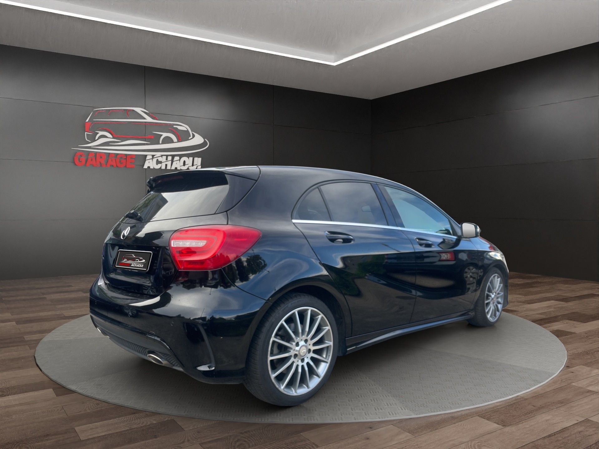 MERCEDES-BENZ A 220 CDI AMG Line 7G-DCT-image-5