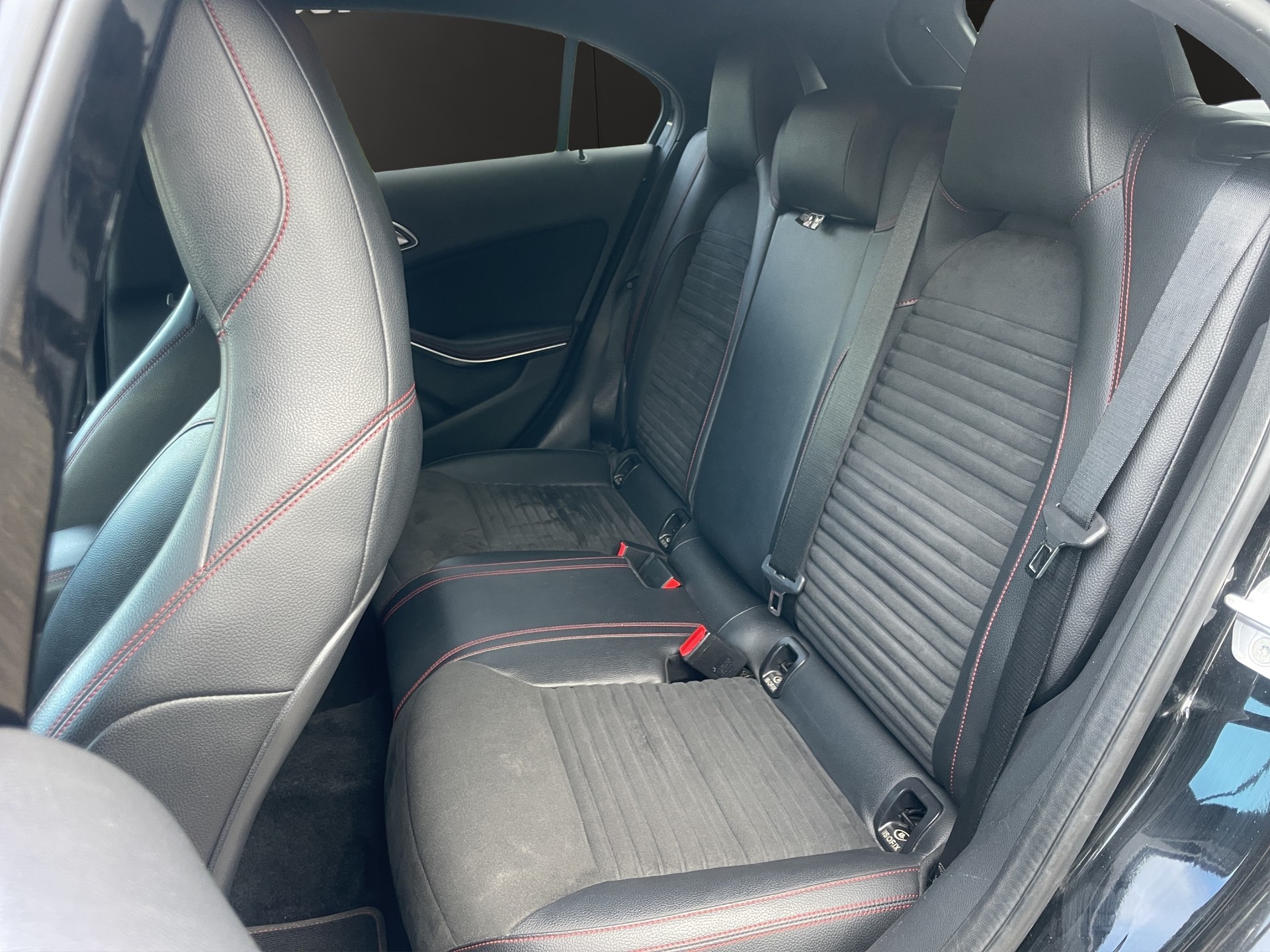 MERCEDES-BENZ A 220 CDI AMG Line 7G-DCT-image-10