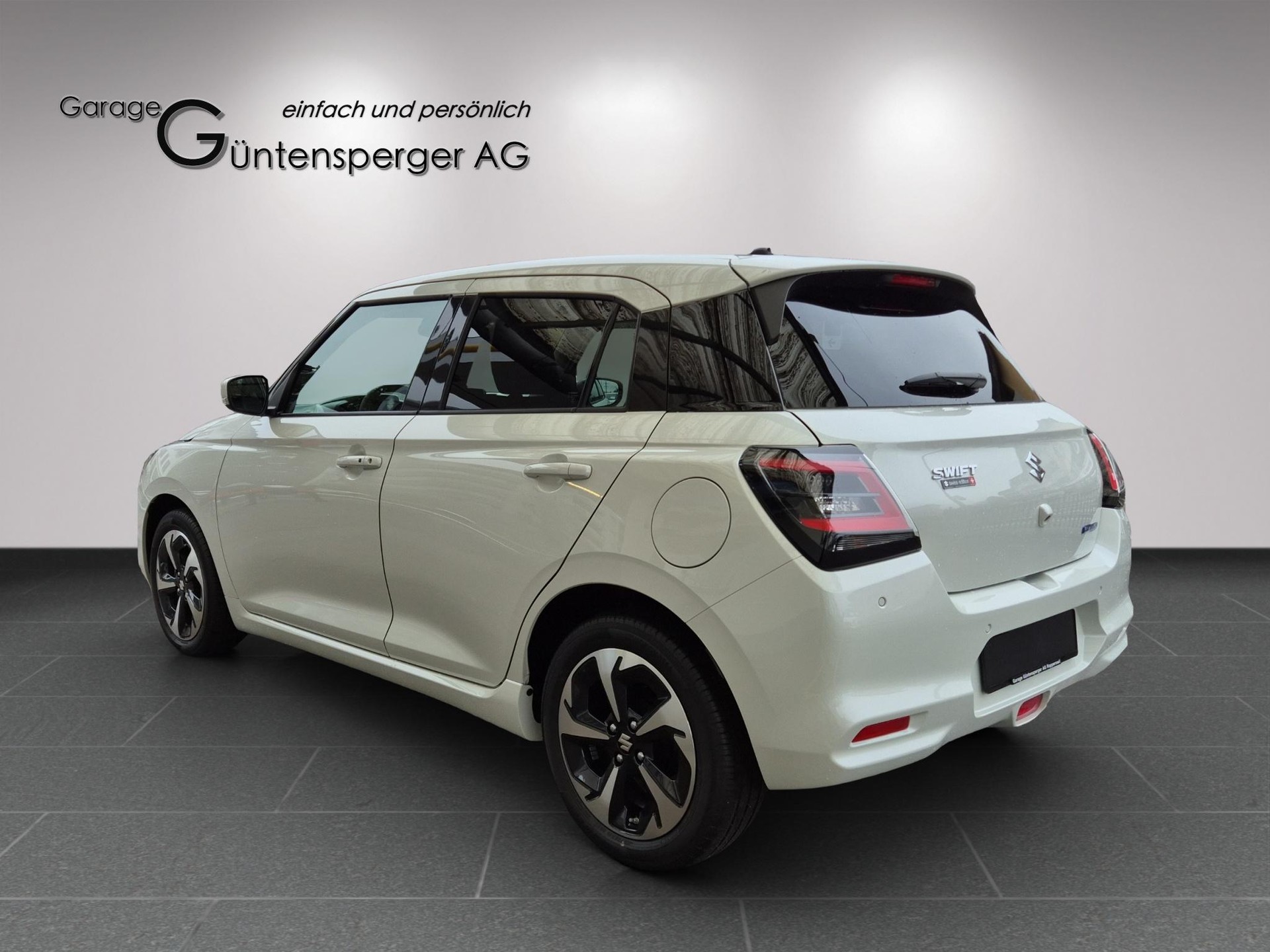 SUZUKI Swift 1.2 Compact Top Hybrid-showroom-element-2