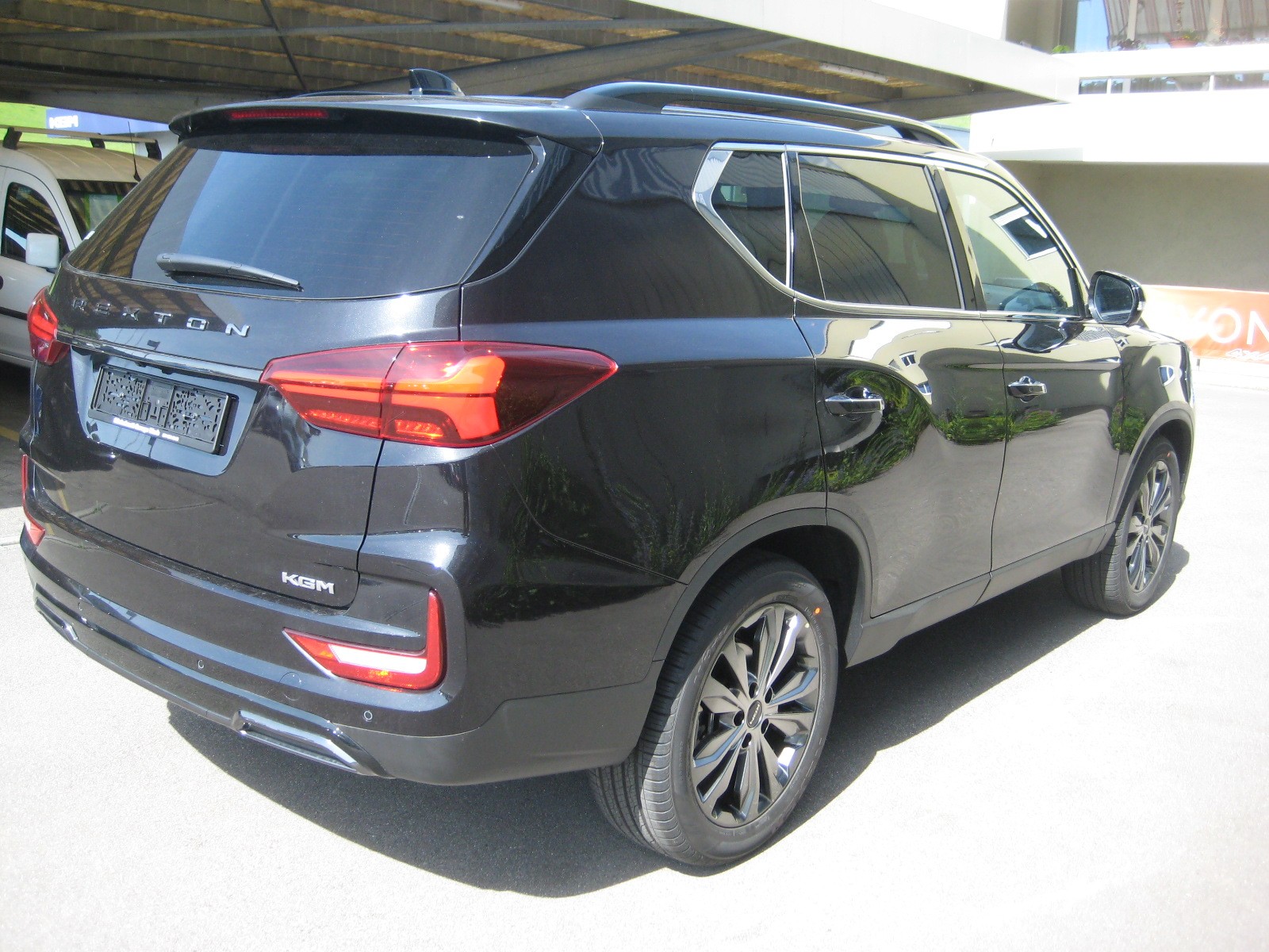 KGM-SsangYong Rexton 2.2 CRDi Blackline 4WD AT-image-3