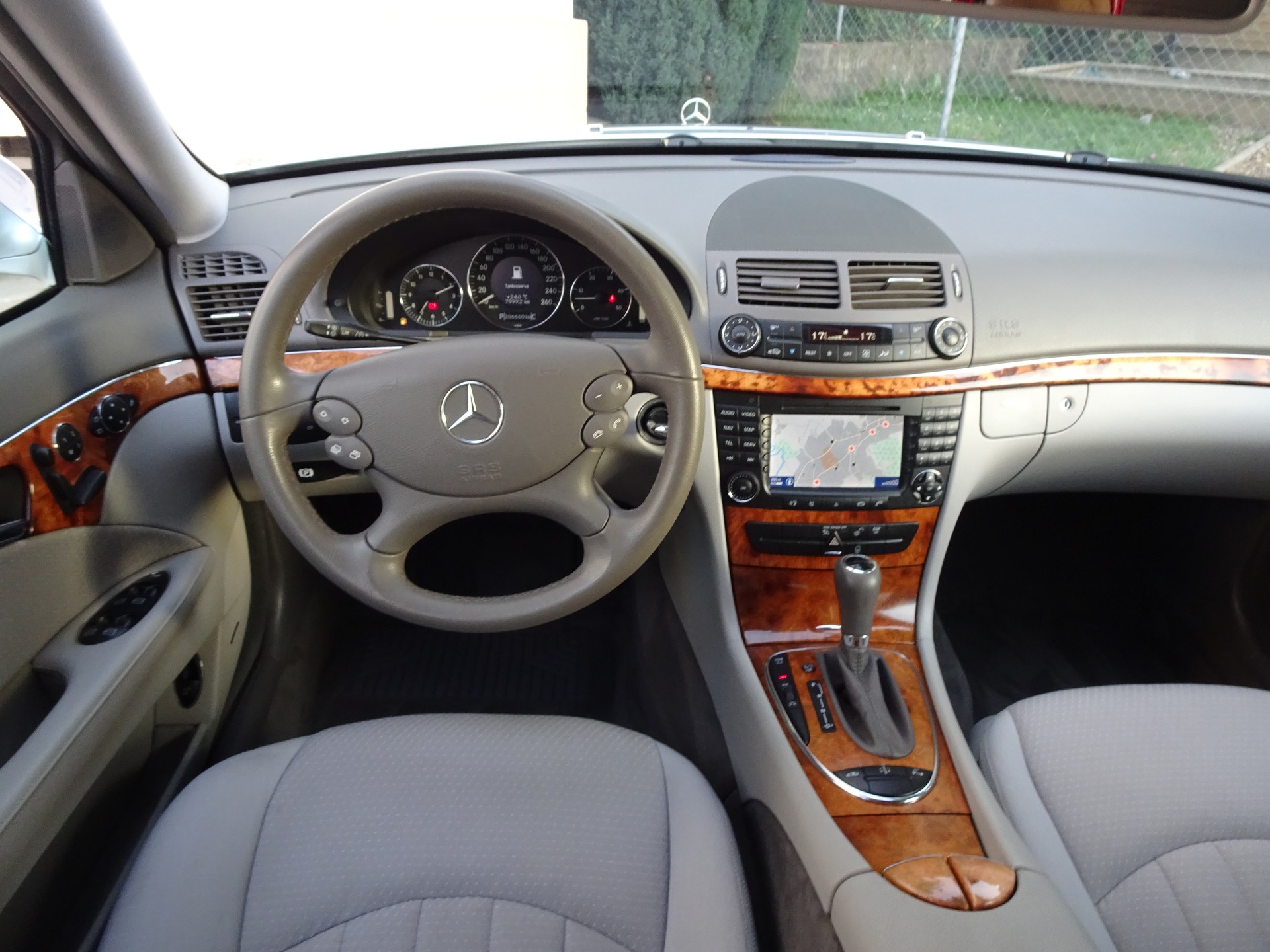 MERCEDES-BENZ E 320 CDI Elégance 4Matic Automatic-image-5