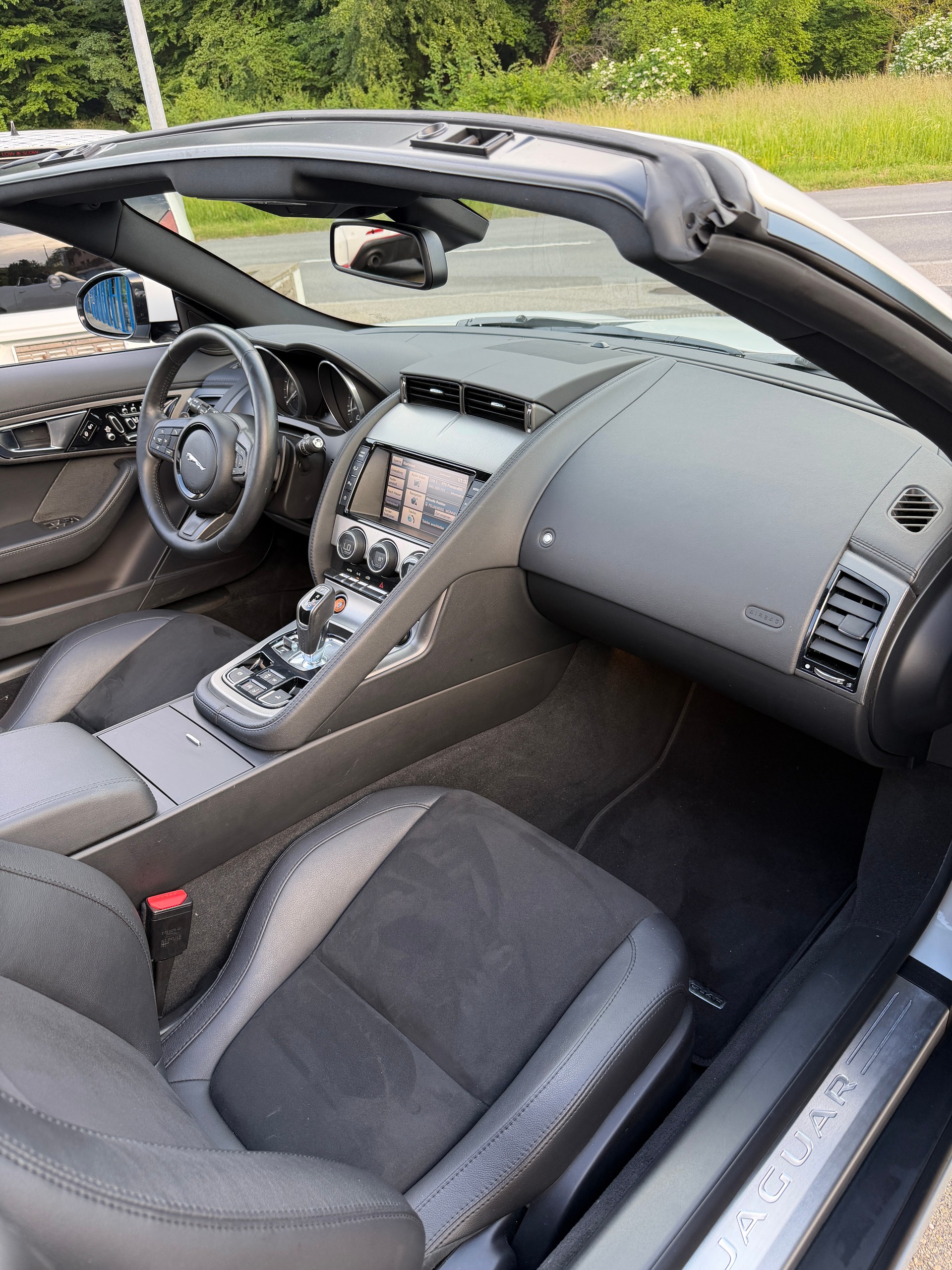 JAGUAR F-Type Convertible 3.0 V6 S/C-image-11