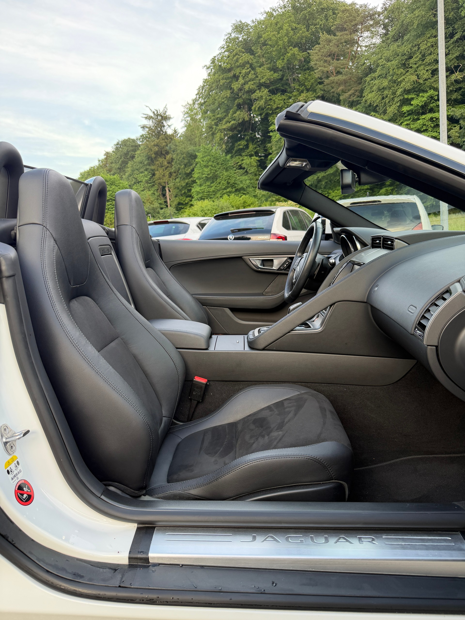 JAGUAR F-Type Convertible 3.0 V6 S/C-image-12