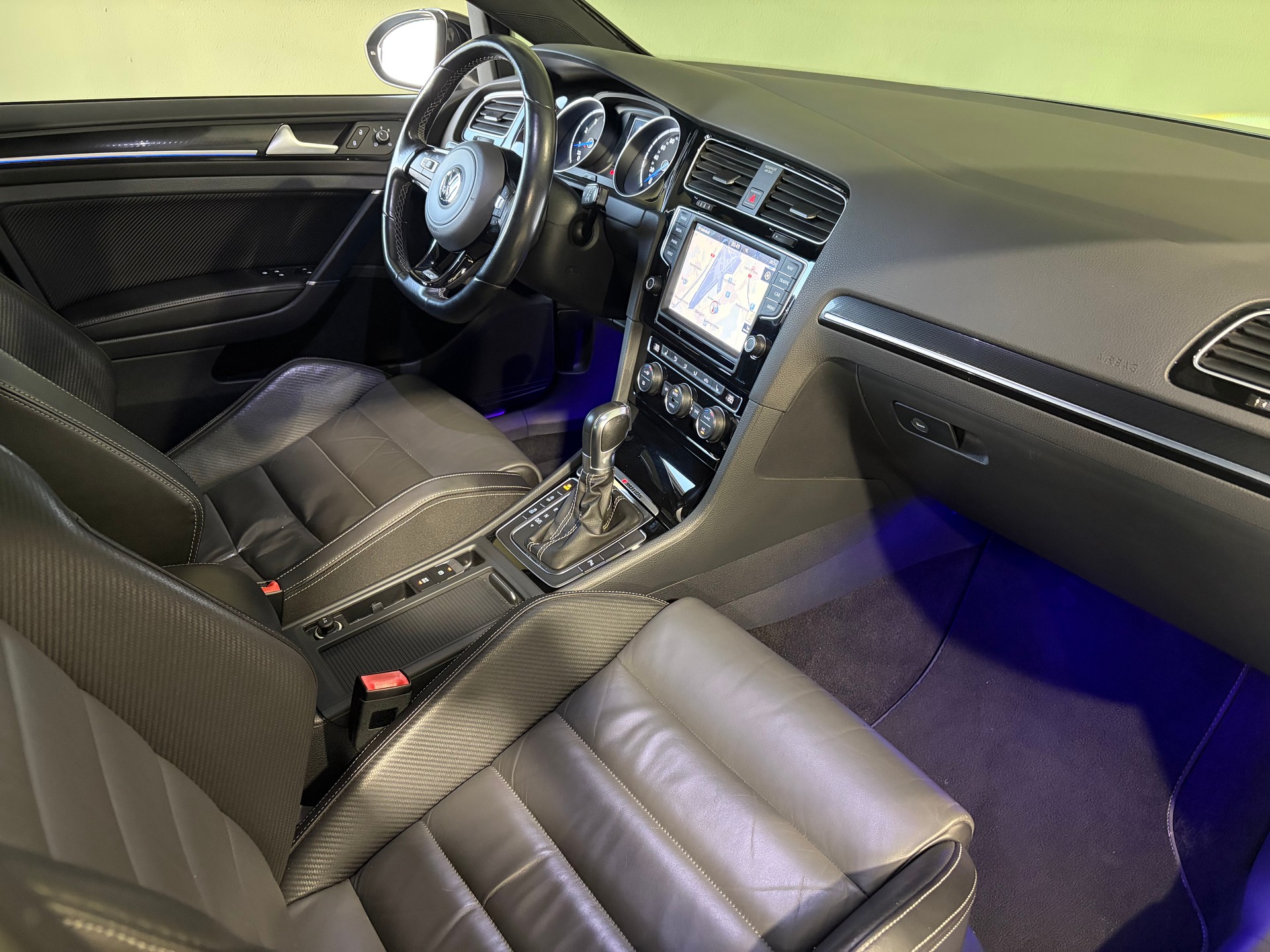 VW Golf 2.0 TSI R 4Motion DSG * MFK 28. 01 2026 *-image-18