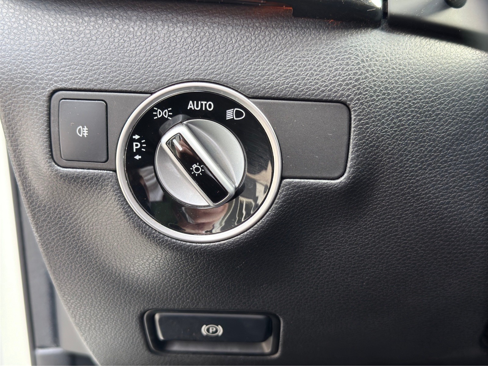 MERCEDES-BENZ B 180-image-16