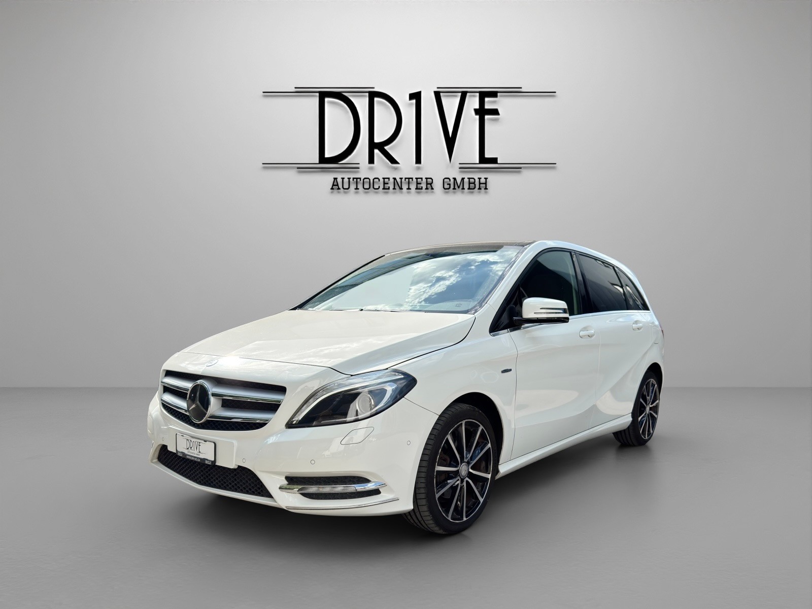 MERCEDES-BENZ B 180-image-0